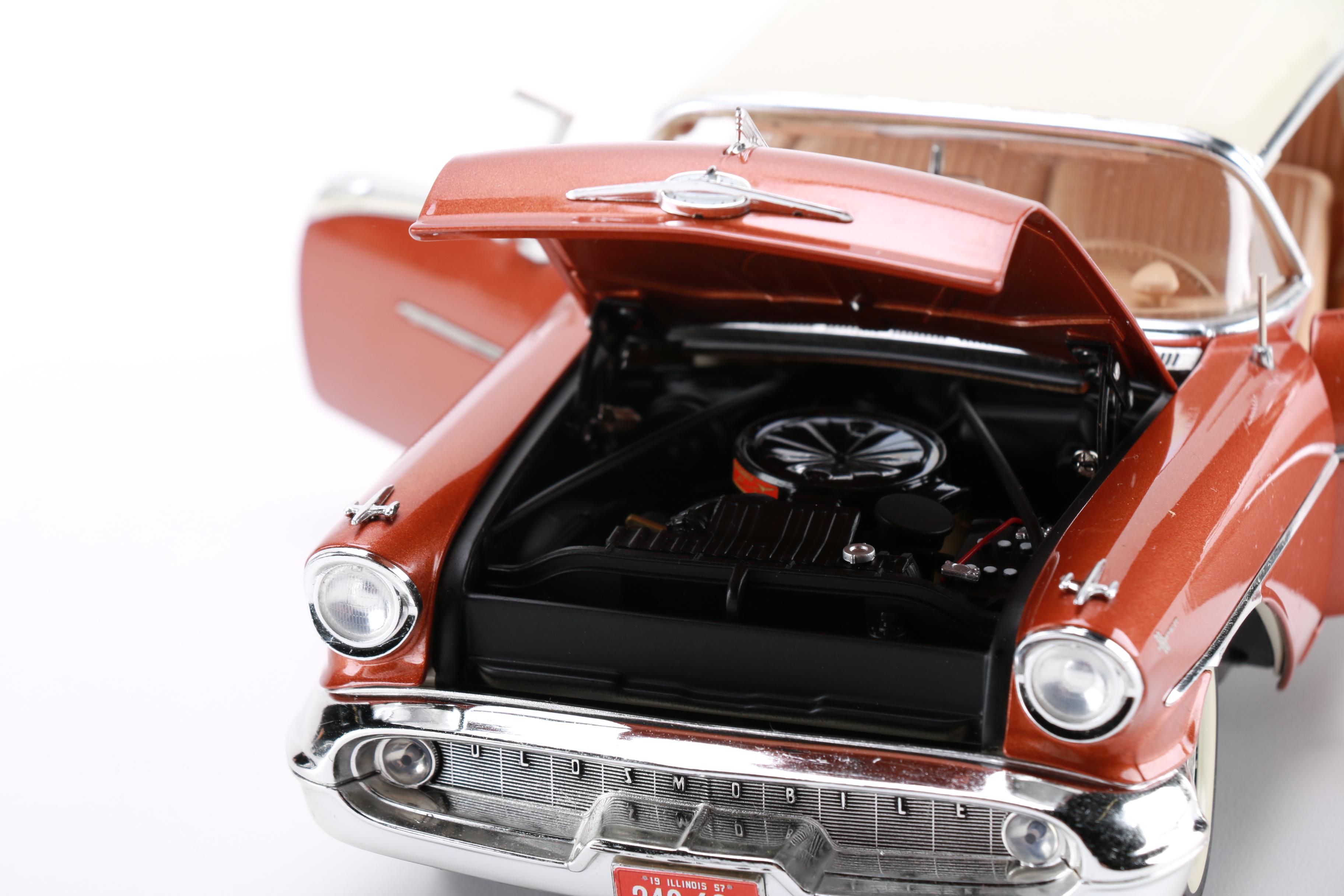 ERTL 1957 Oldsmobile Super 88 Die-Cast Cars