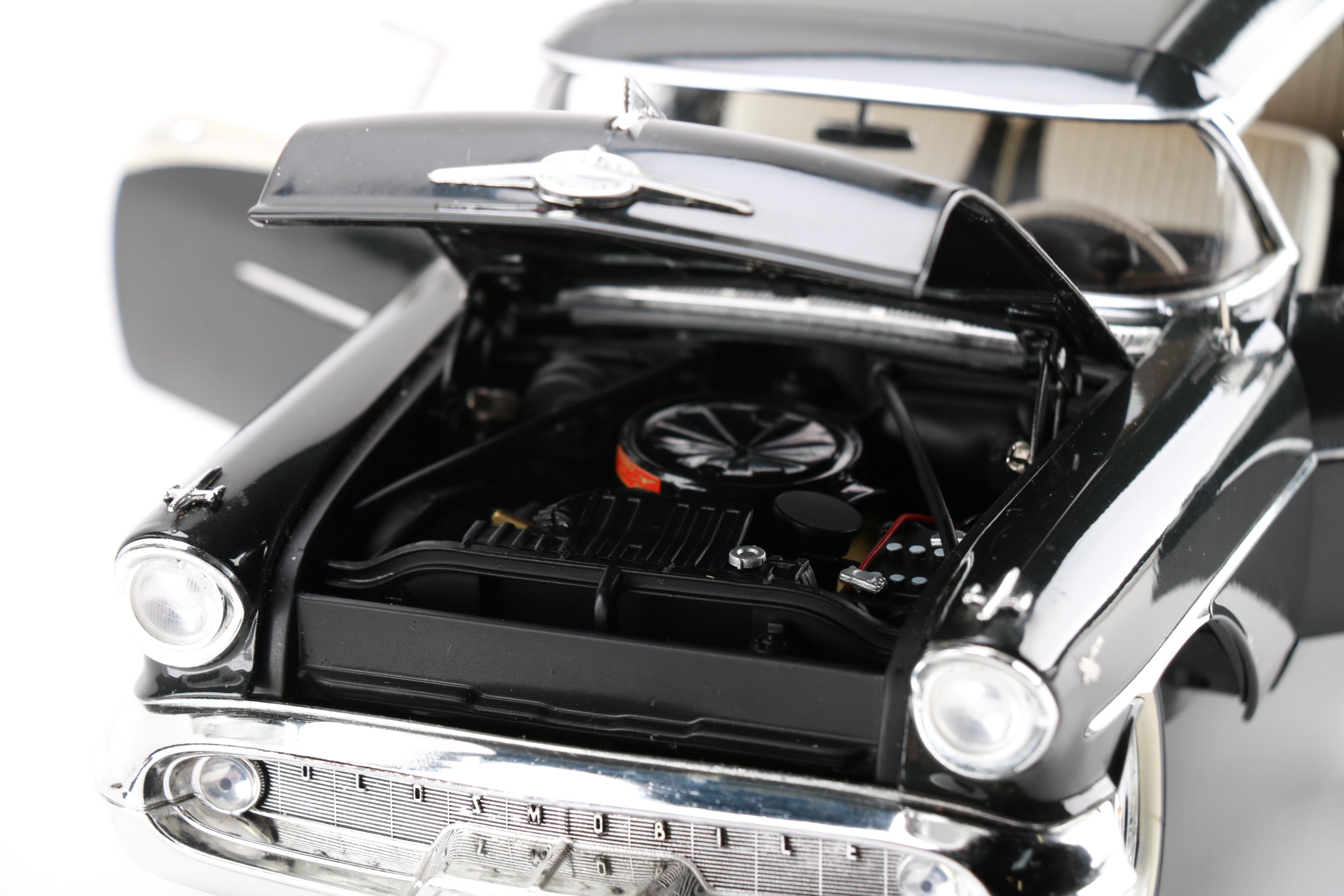 ERTL 1957 Oldsmobile Super 88 Die-Cast Cars