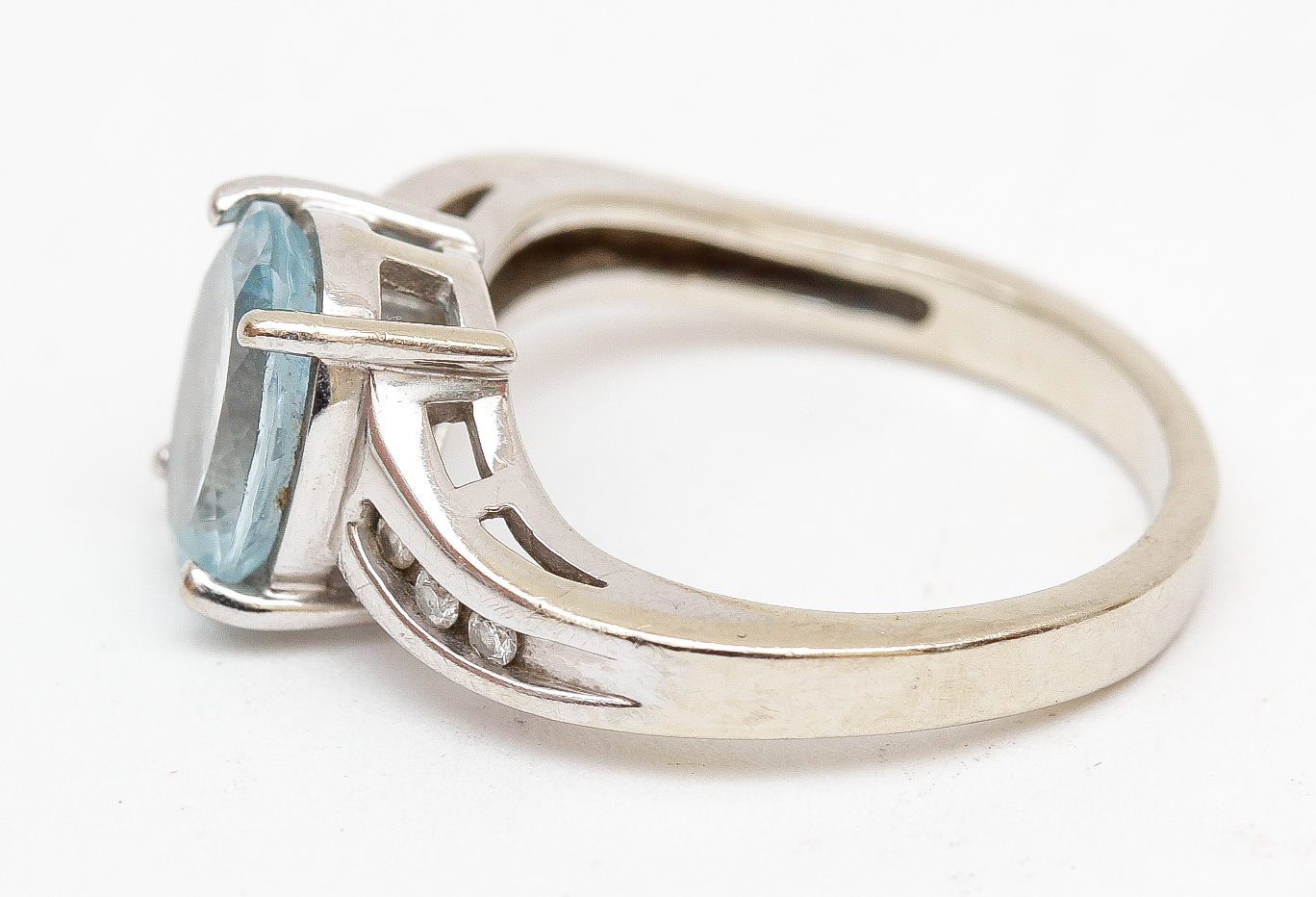 EMA 14K White Gold Aquamarine and Diamond Ring