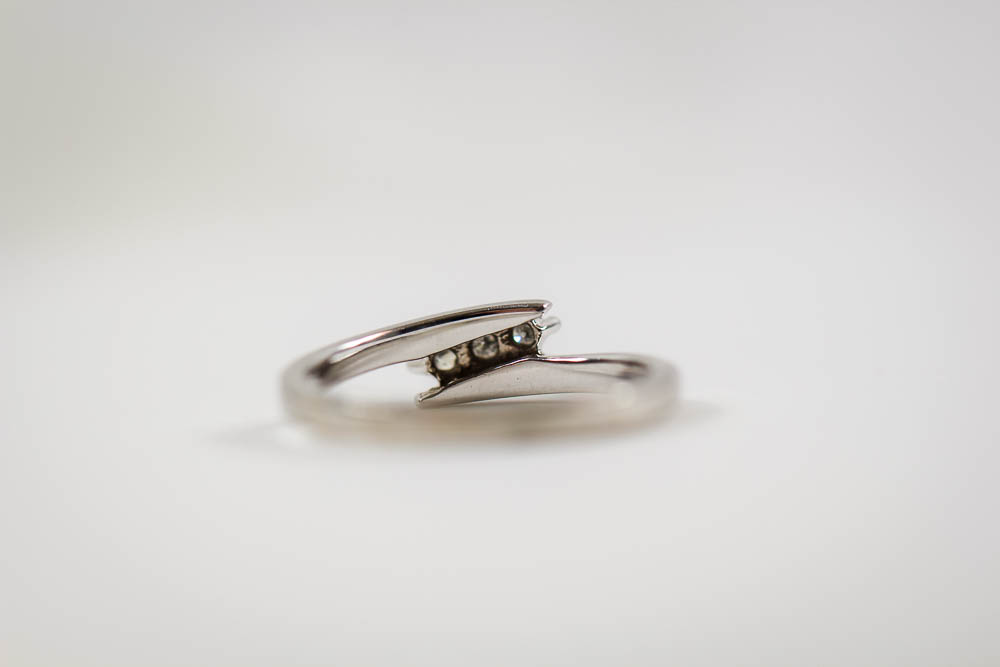 10K White Gold Diamond Ring