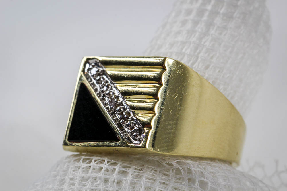 10K Yellow Gold Black Onyx and Diamond Ring