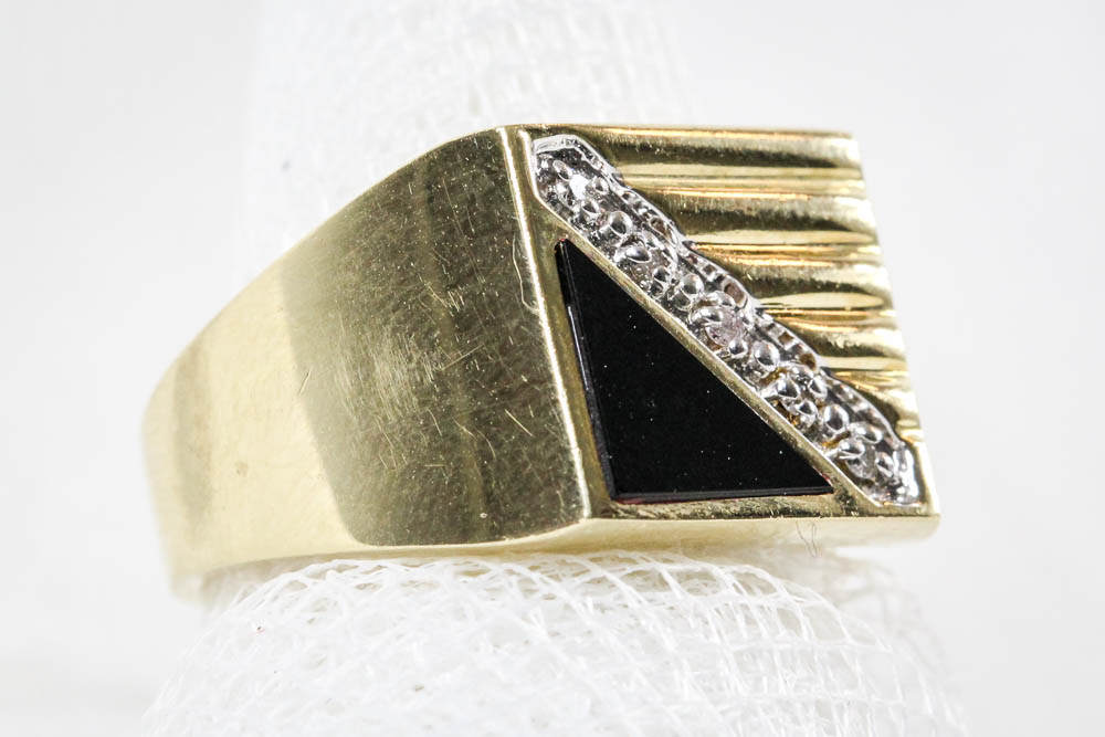 10K Yellow Gold Black Onyx and Diamond Ring