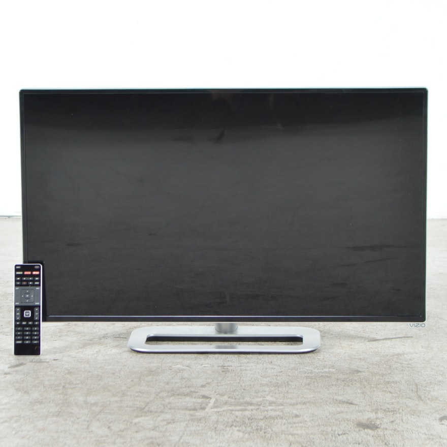 32" Vizio Flat Screen Television With Remote Control