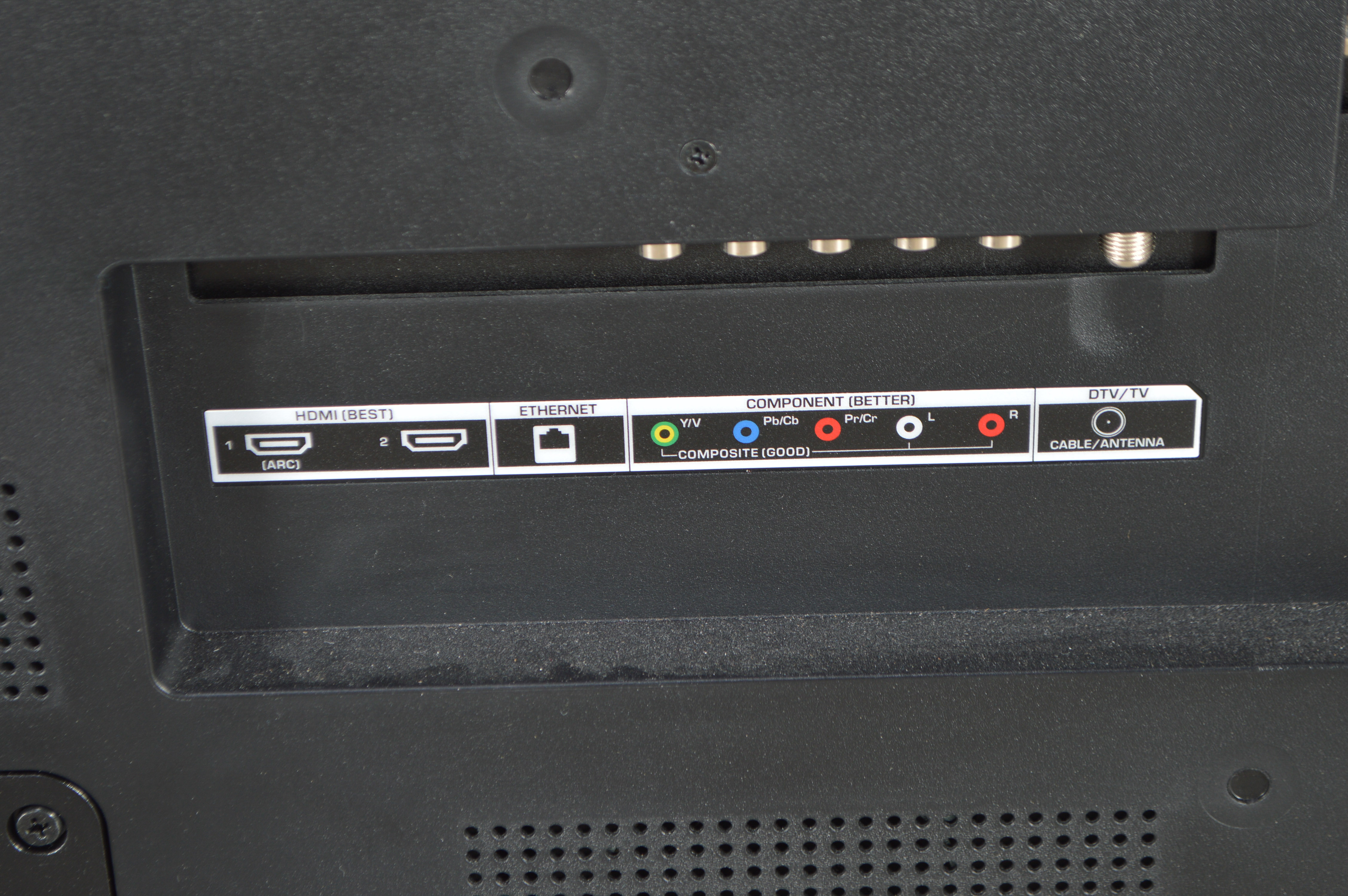 32" Vizio Flat Screen Television With Remote Control