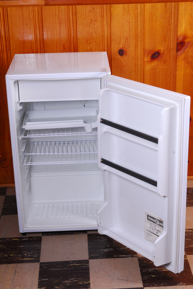 Sanyo Mini Refrigerator