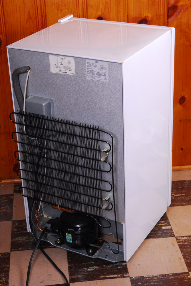 Sanyo Mini Refrigerator