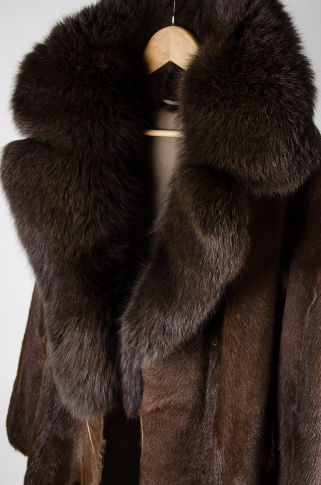 Vintage 1970s Women's German Fox Fur Collared Coat