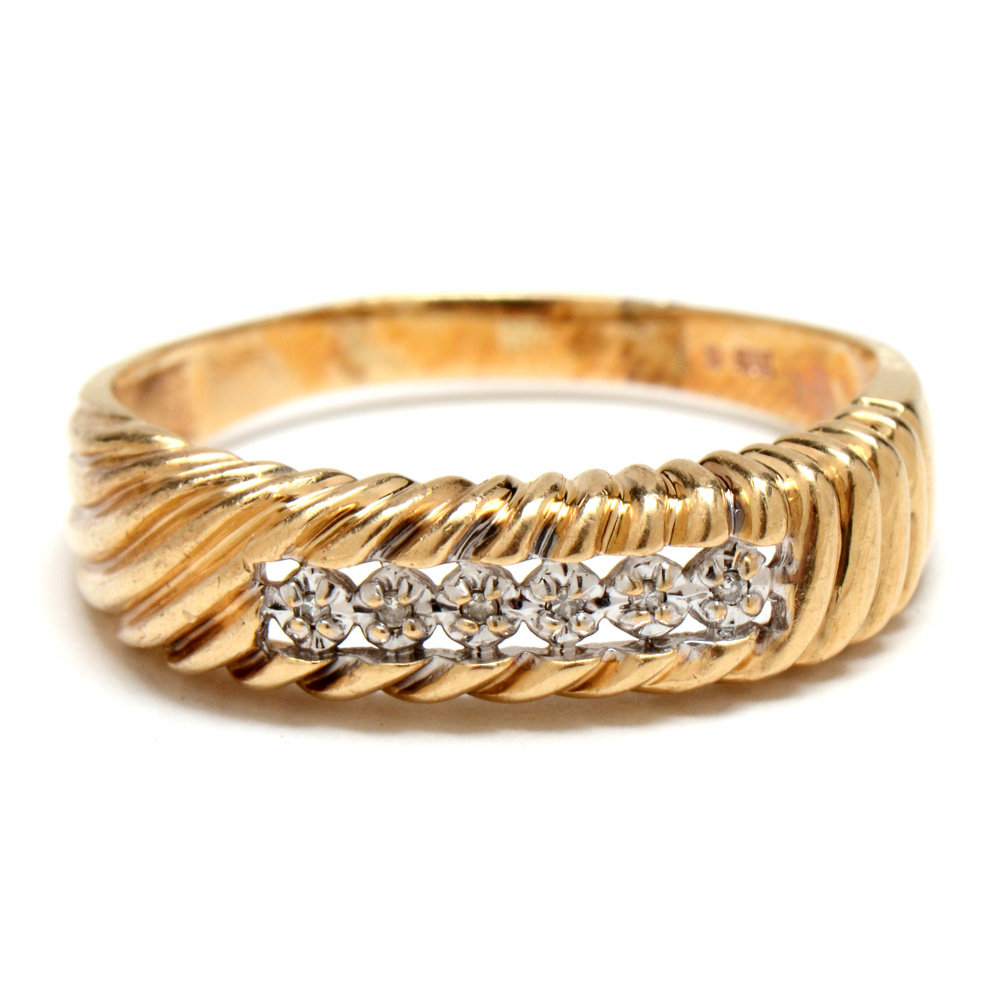 Men's 10K Yellow Gold Diamond Fluted Band