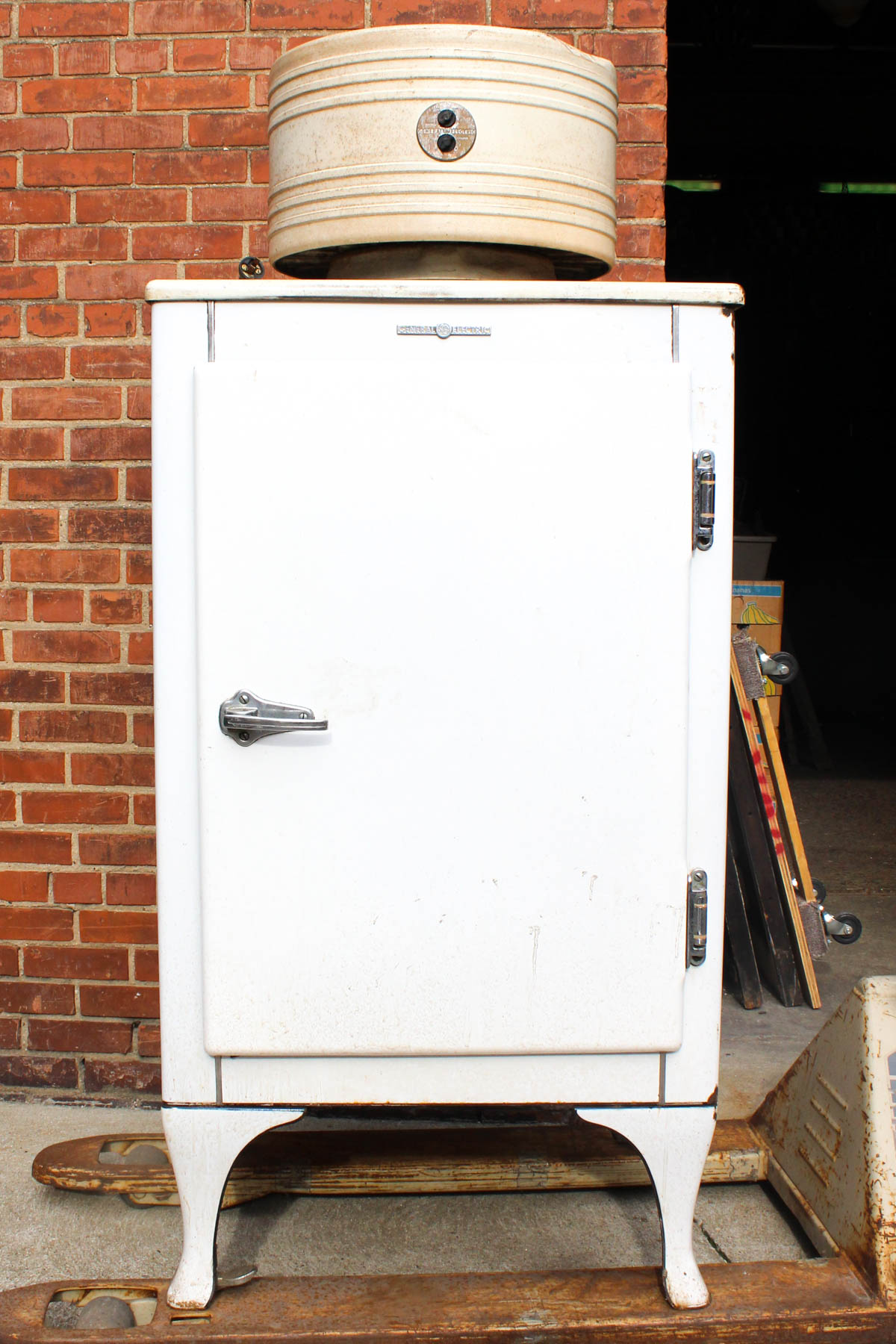 1930s General Electric Monitor Top Refrigerator