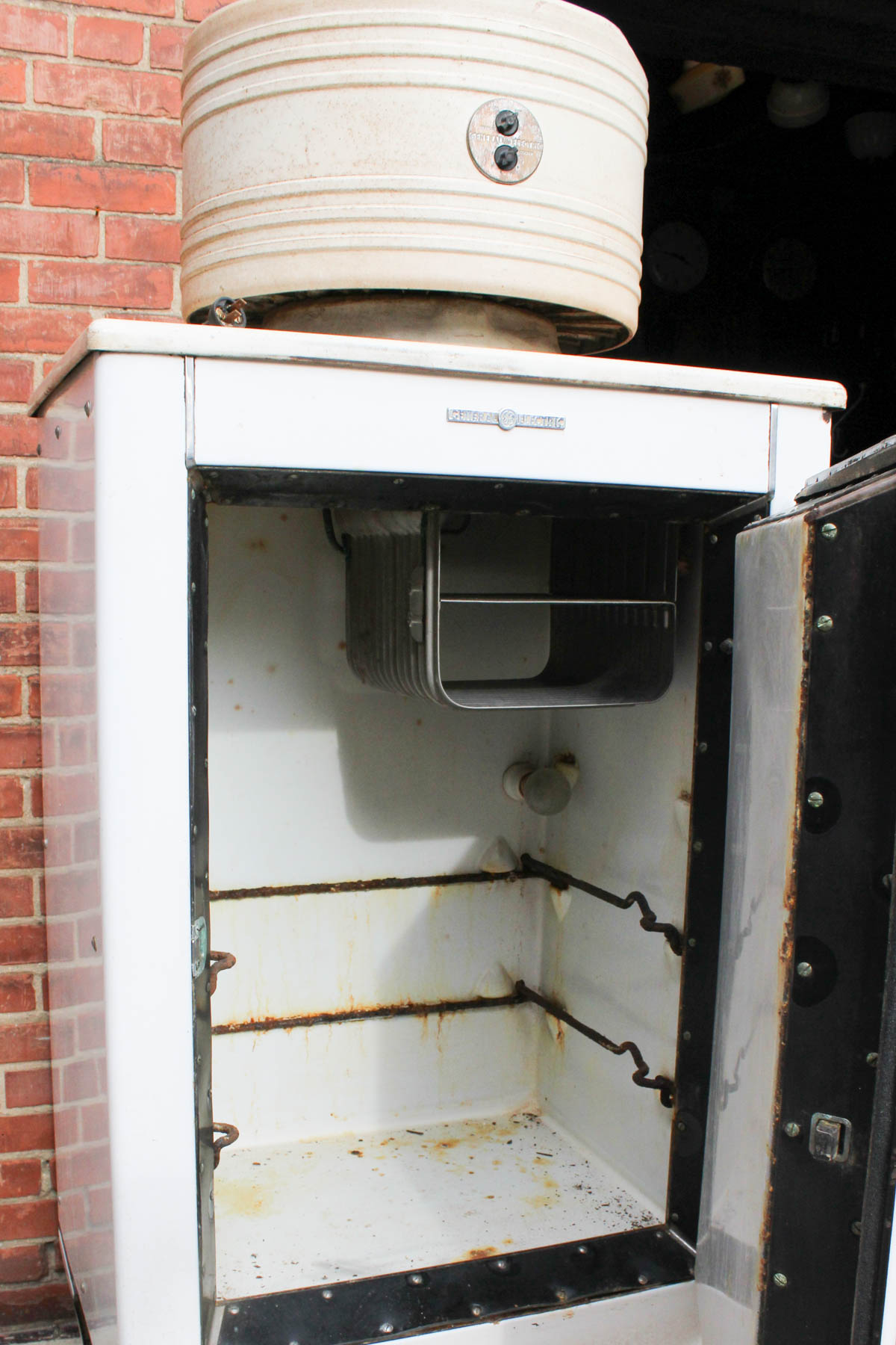 1930s General Electric Monitor Top Refrigerator