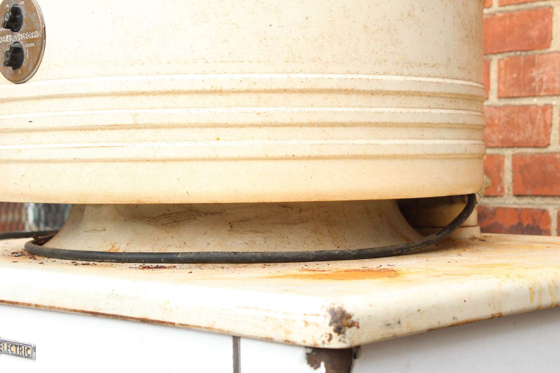 1930s General Electric Monitor Top Refrigerator