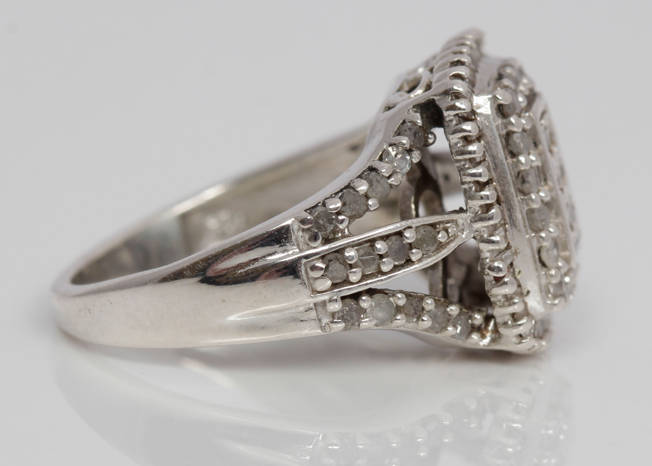 Sterling Silver 0.90 CTW Diamond Ring