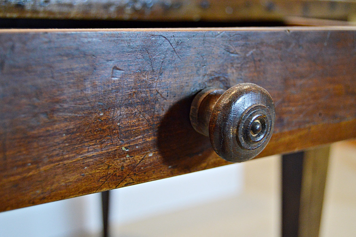 Antique English Oval Dining Table from English Traditions