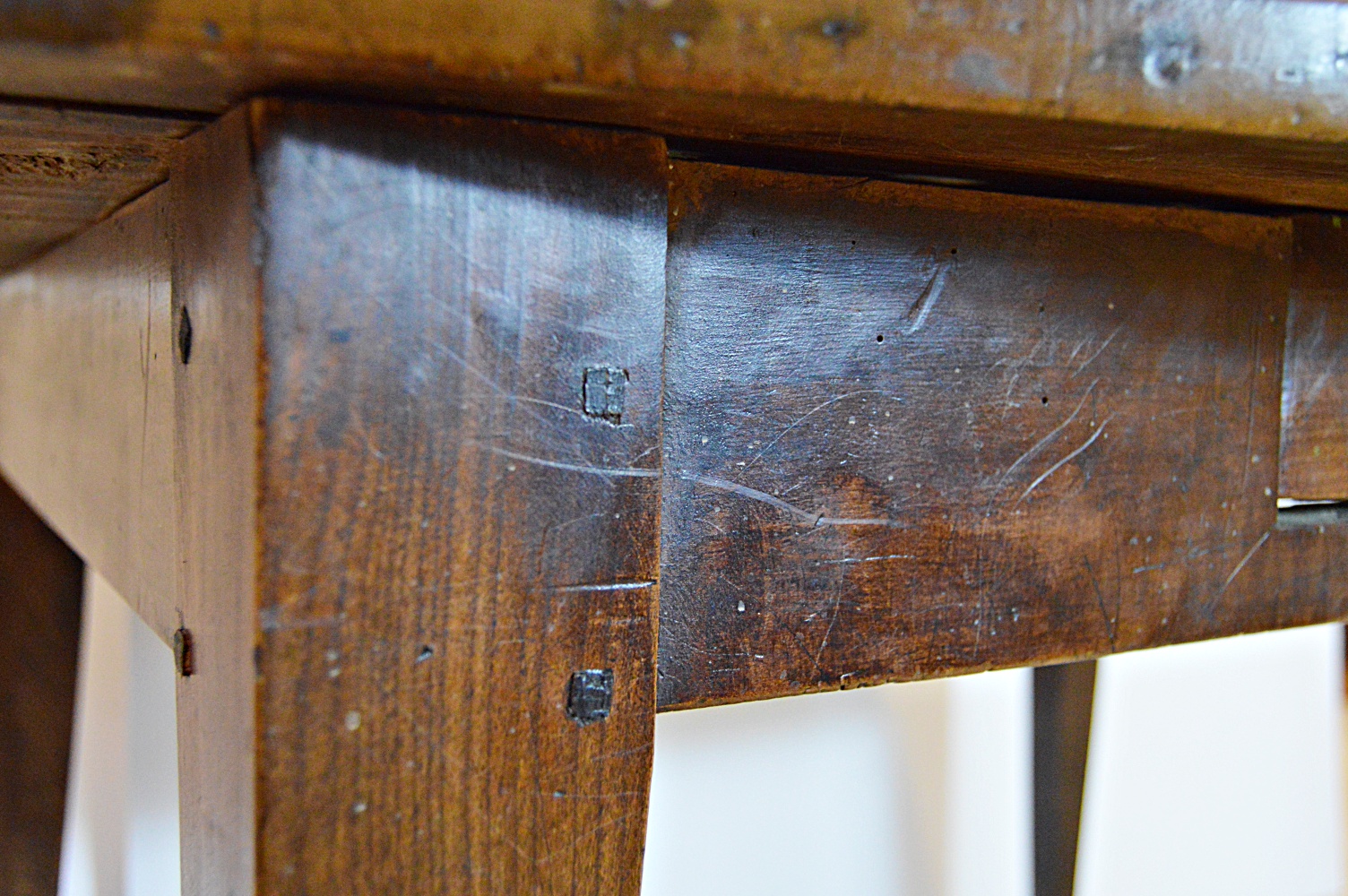 Antique English Oval Dining Table from English Traditions