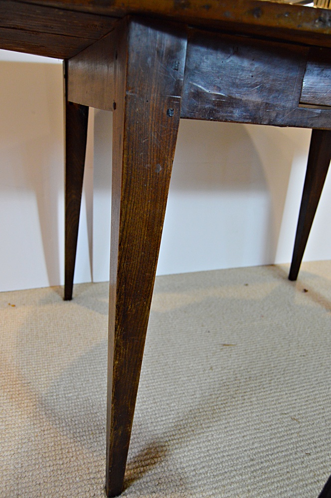 Antique English Oval Dining Table from English Traditions