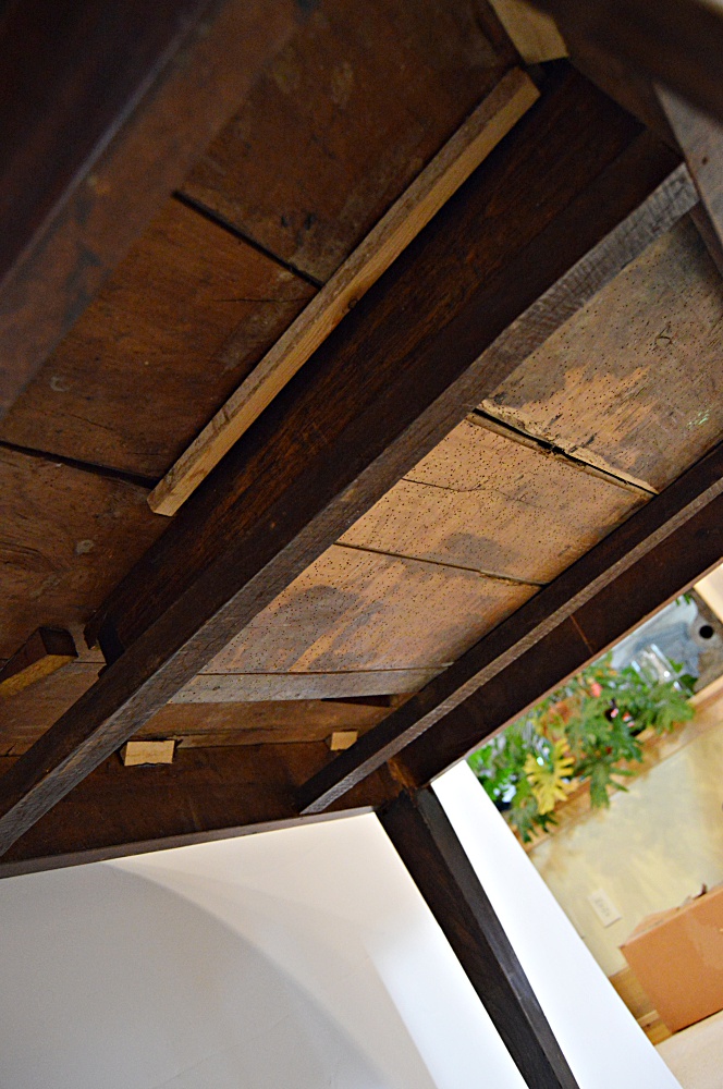 Antique English Oval Dining Table from English Traditions