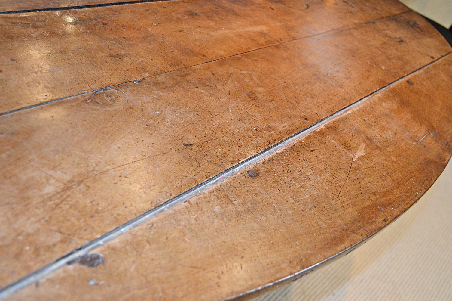 Antique English Oval Dining Table from English Traditions