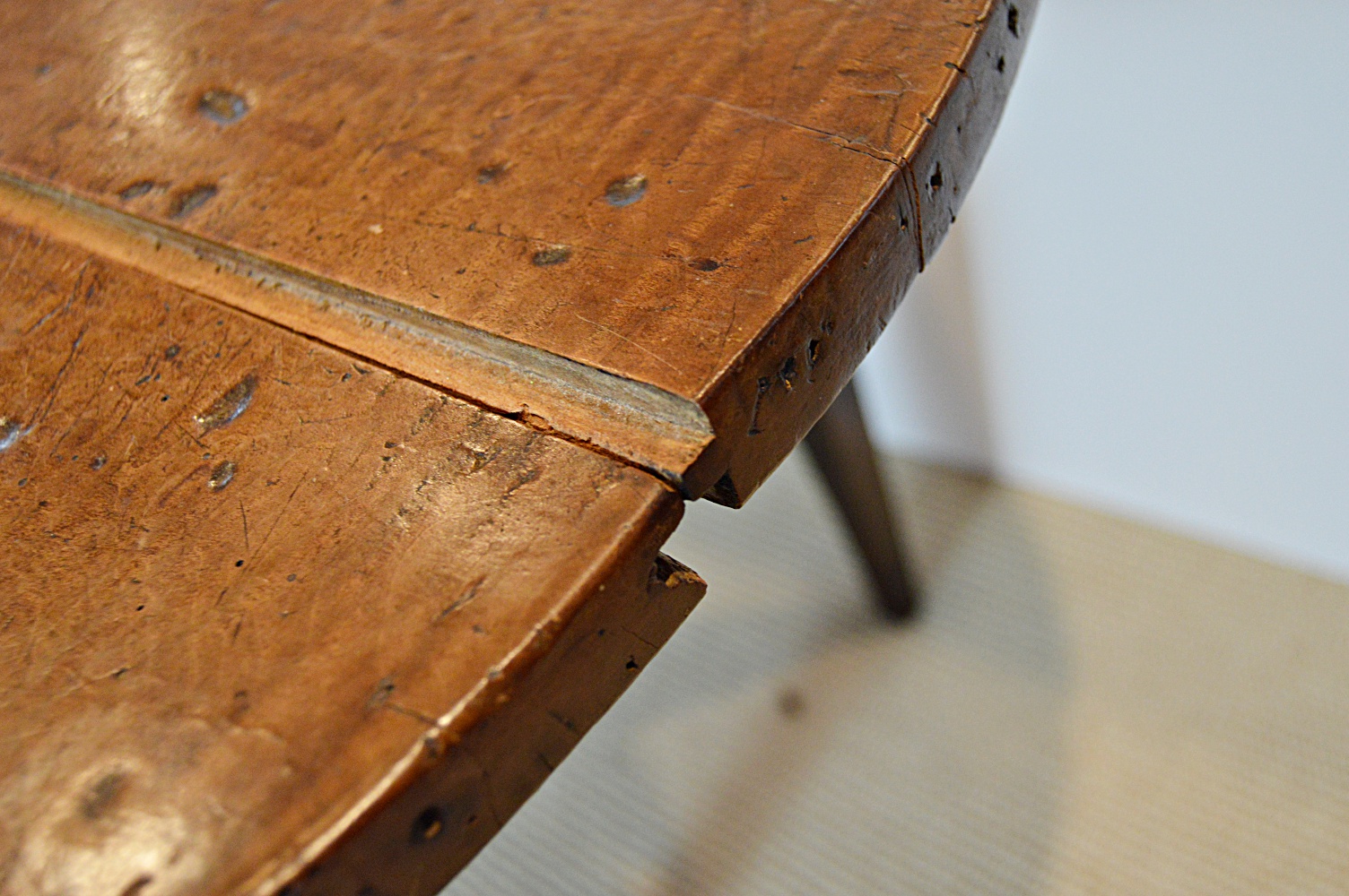 Antique English Oval Dining Table from English Traditions