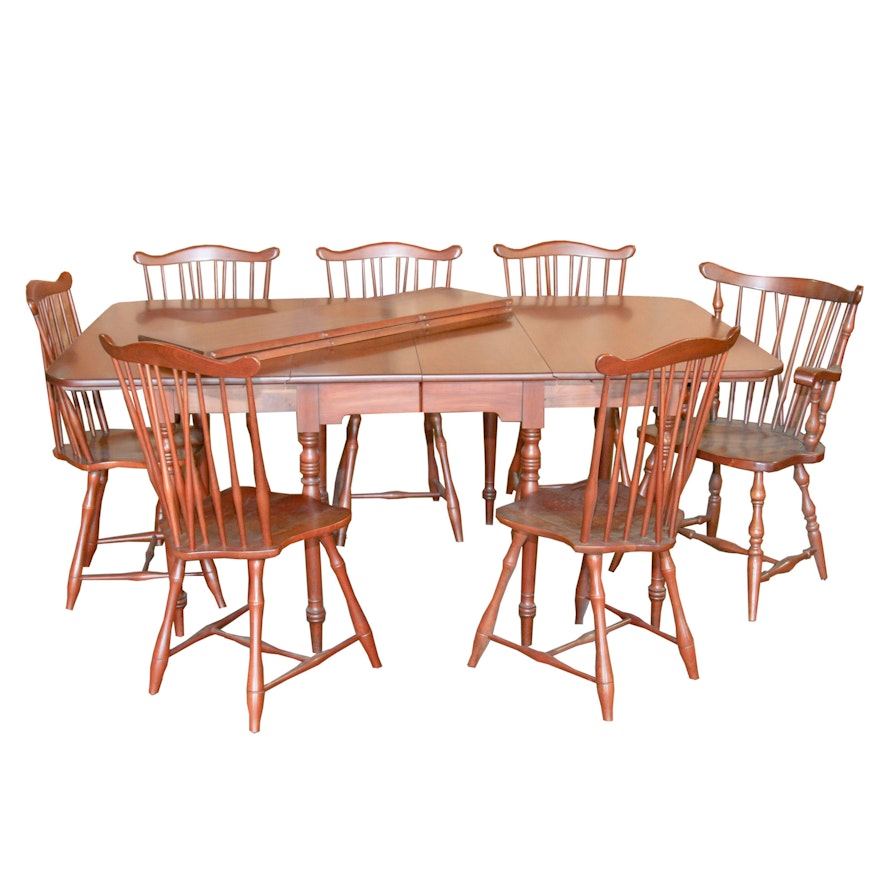 Henkel-Harris Expandable Dining Table with Chairs
