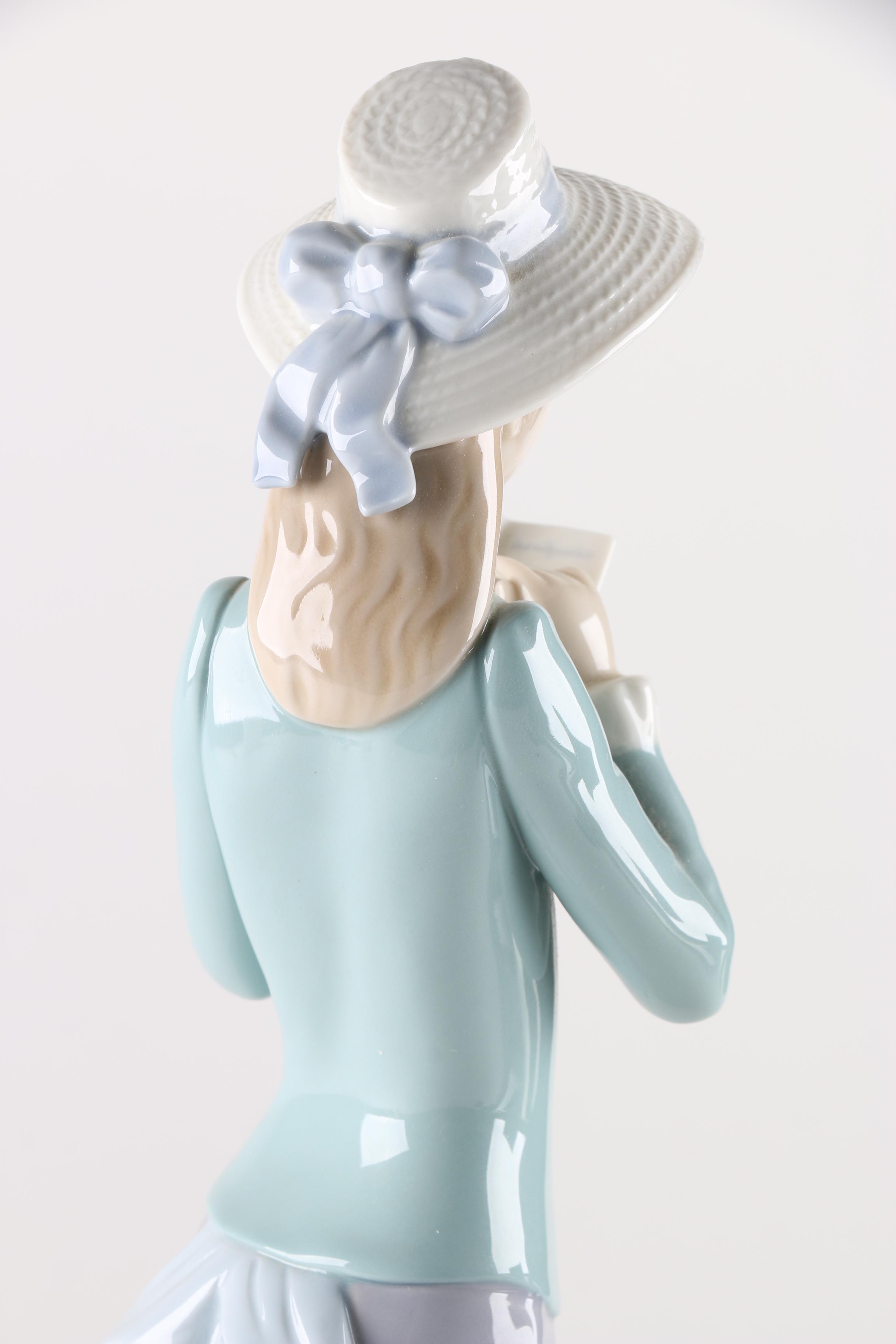 Lladró "Girl Reading Book" Porcelain Figurine