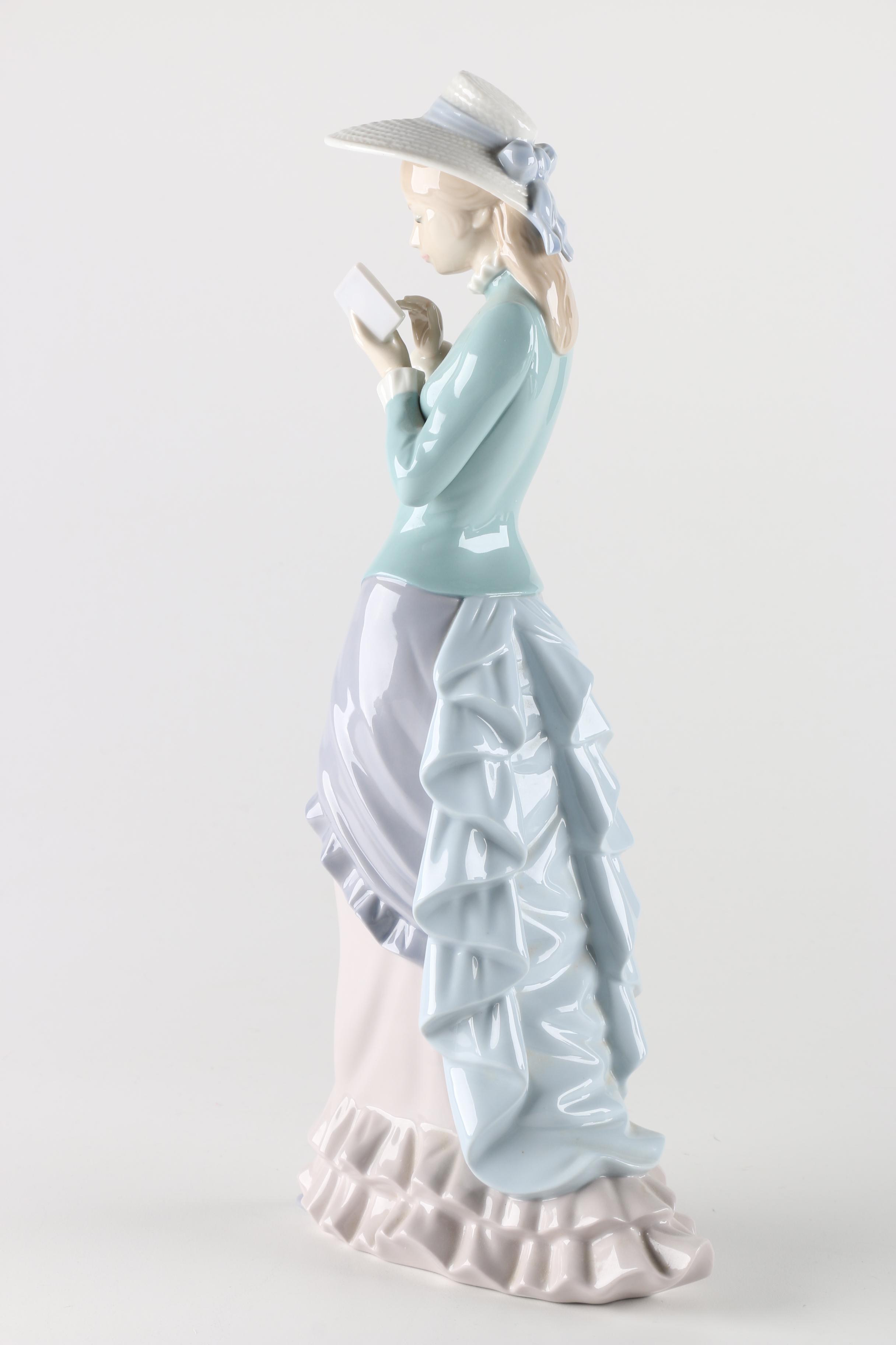 Lladró "Girl Reading Book" Porcelain Figurine