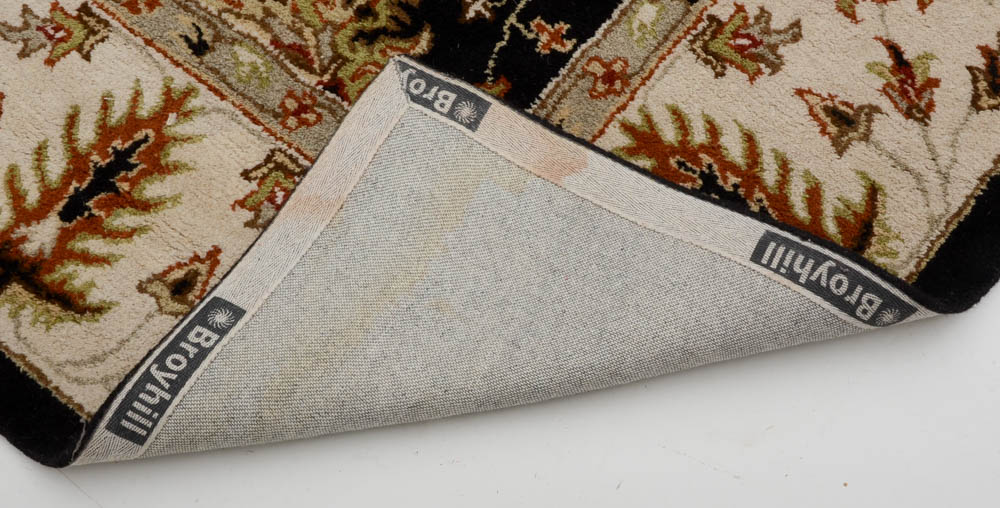 Hand Tufted Broyhill Wool Area Rug