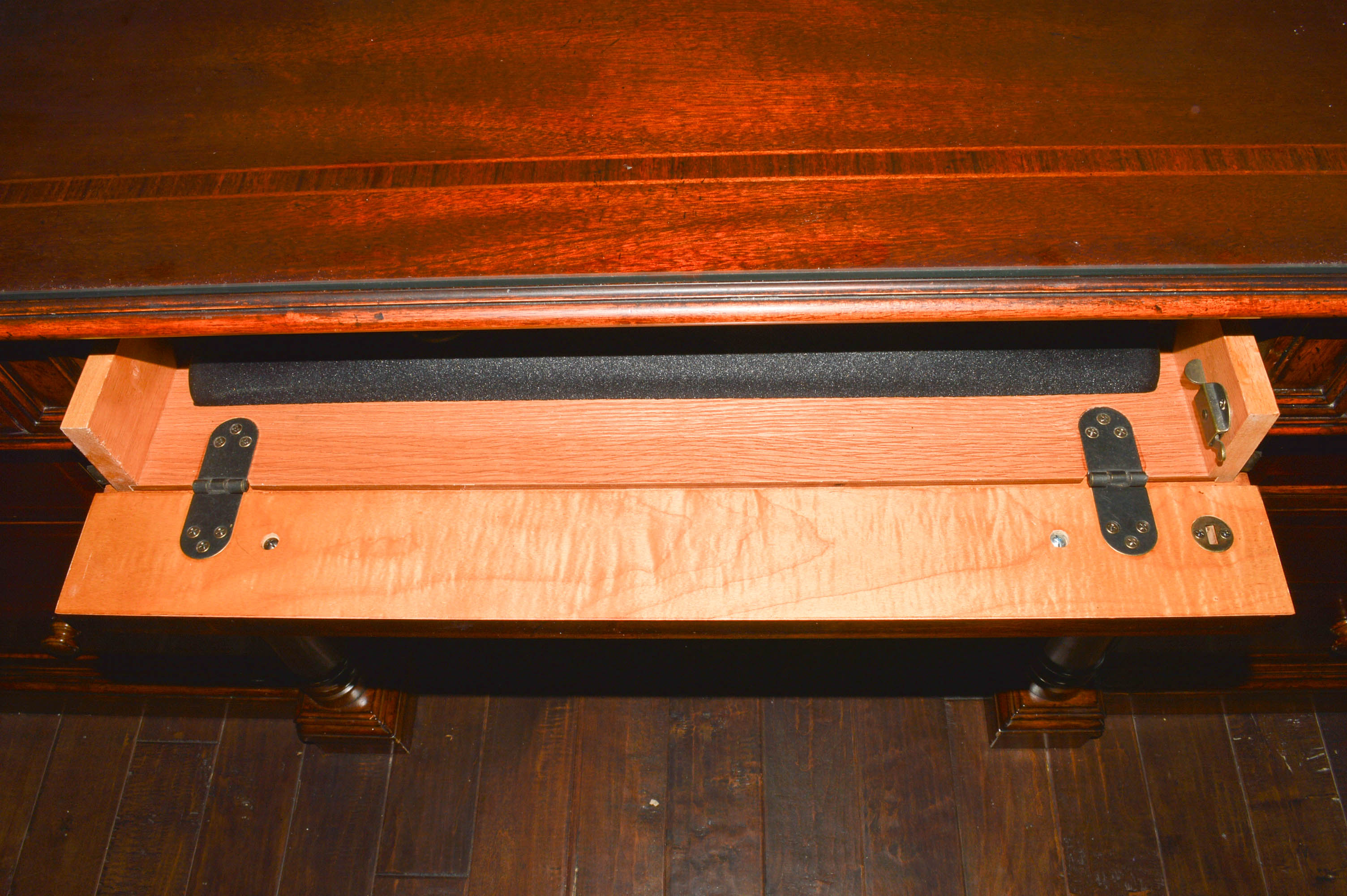 Thomasville Fredericksburg Executive Desk