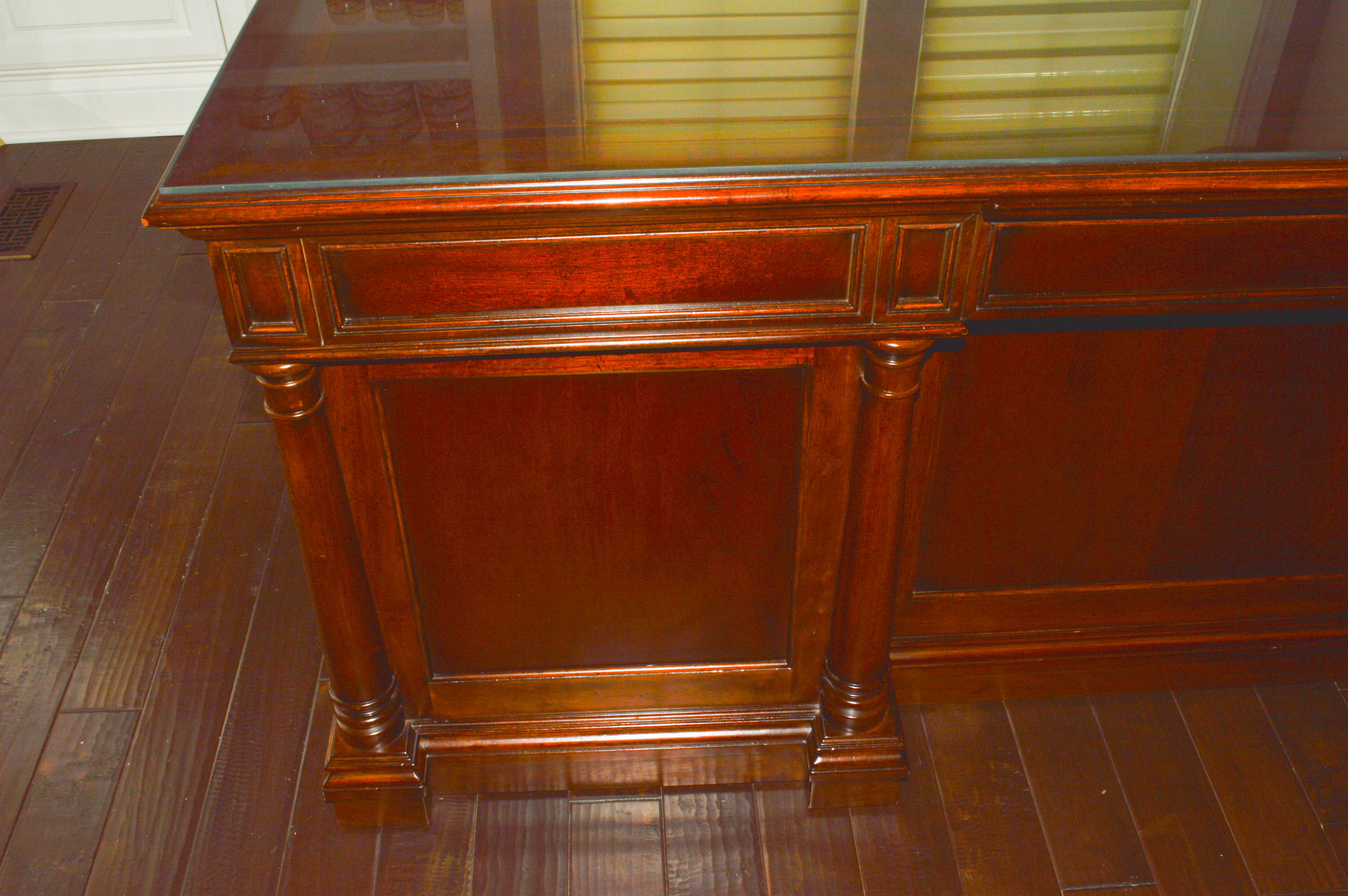 Thomasville Fredericksburg Executive Desk