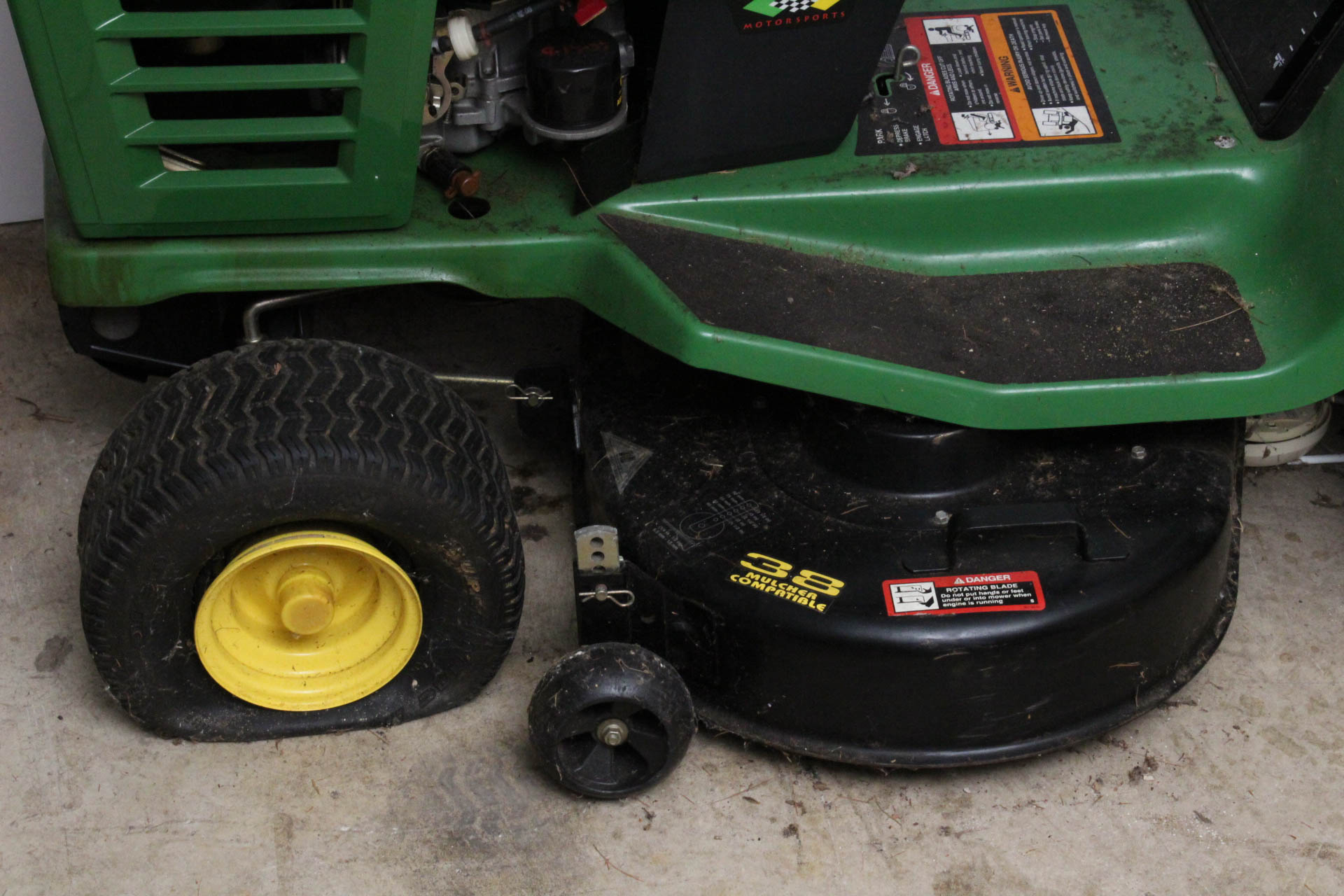 John Deere STX38 Lawn Tractor