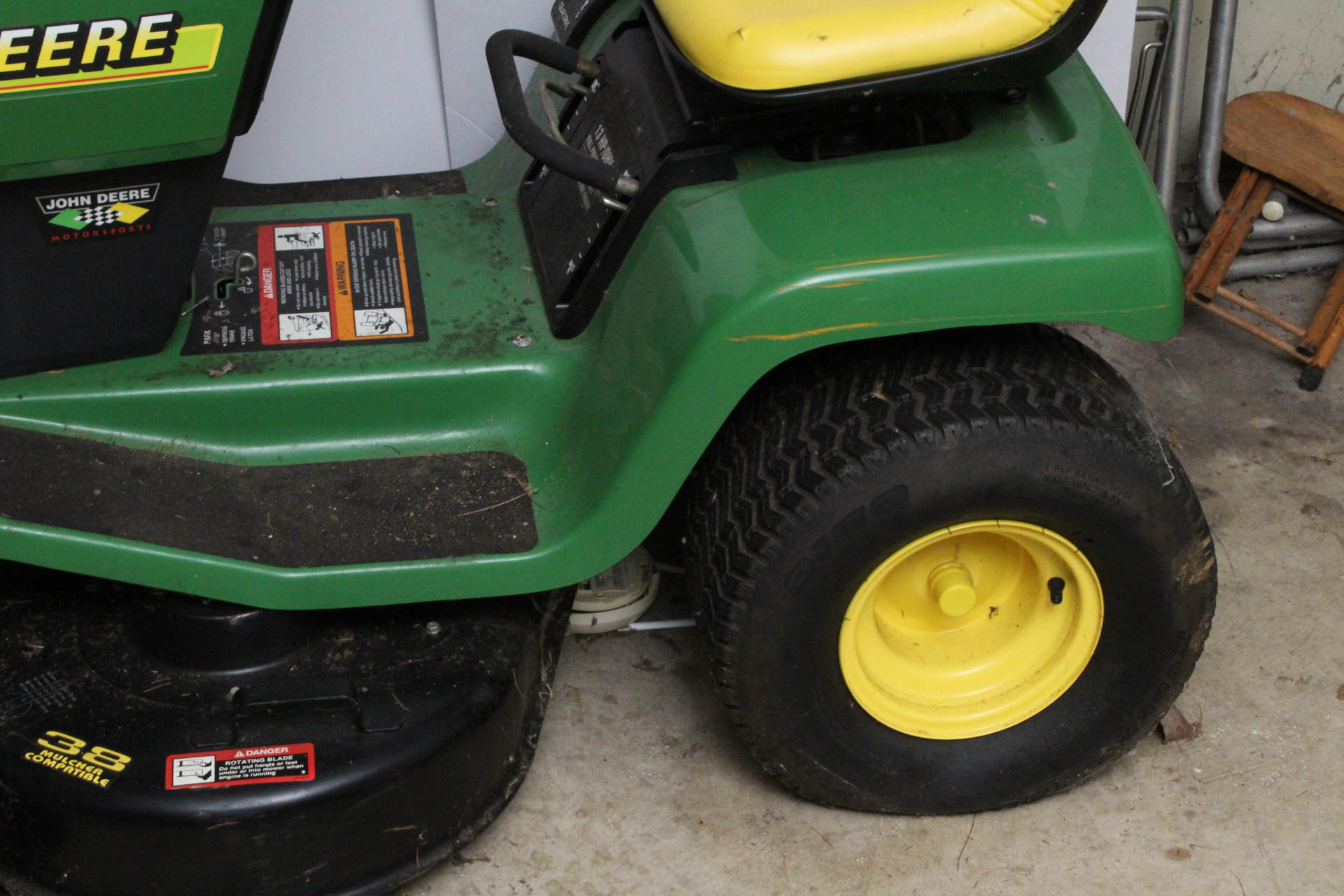 John Deere STX38 Lawn Tractor