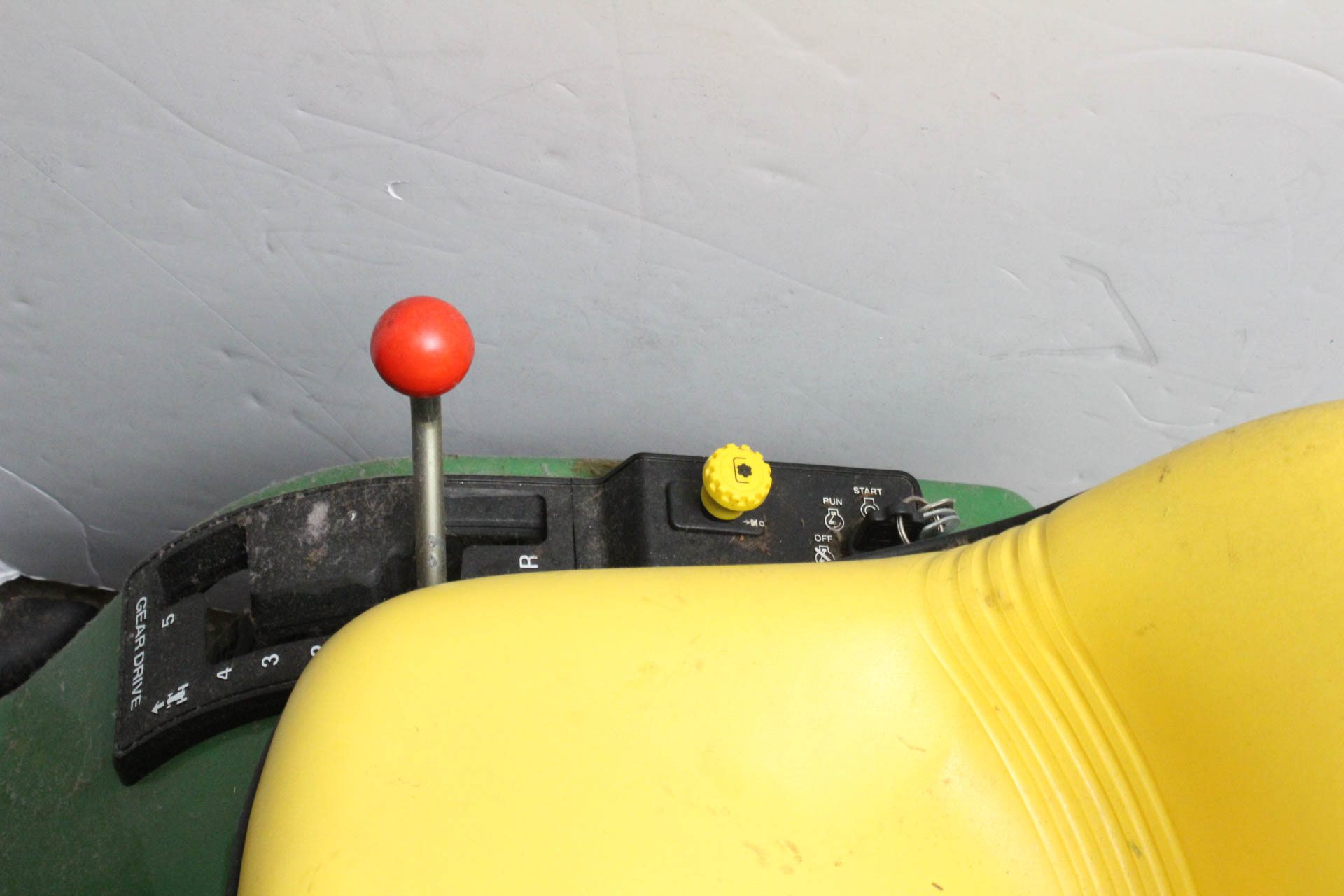 John Deere STX38 Lawn Tractor