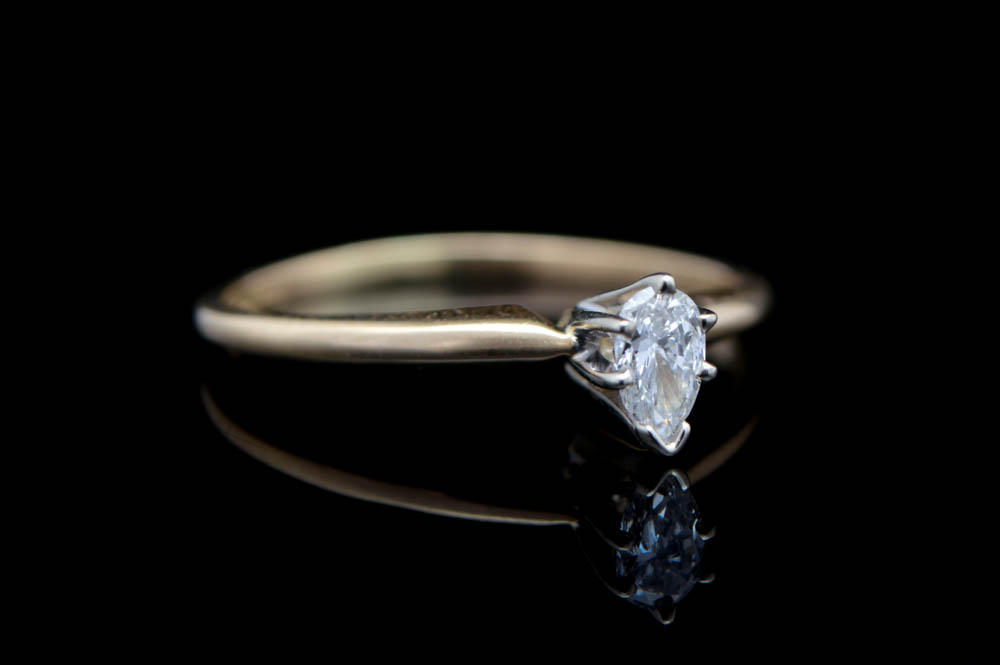 0.18 CT Diamond and 14K Yellow Gold Engagement Ring