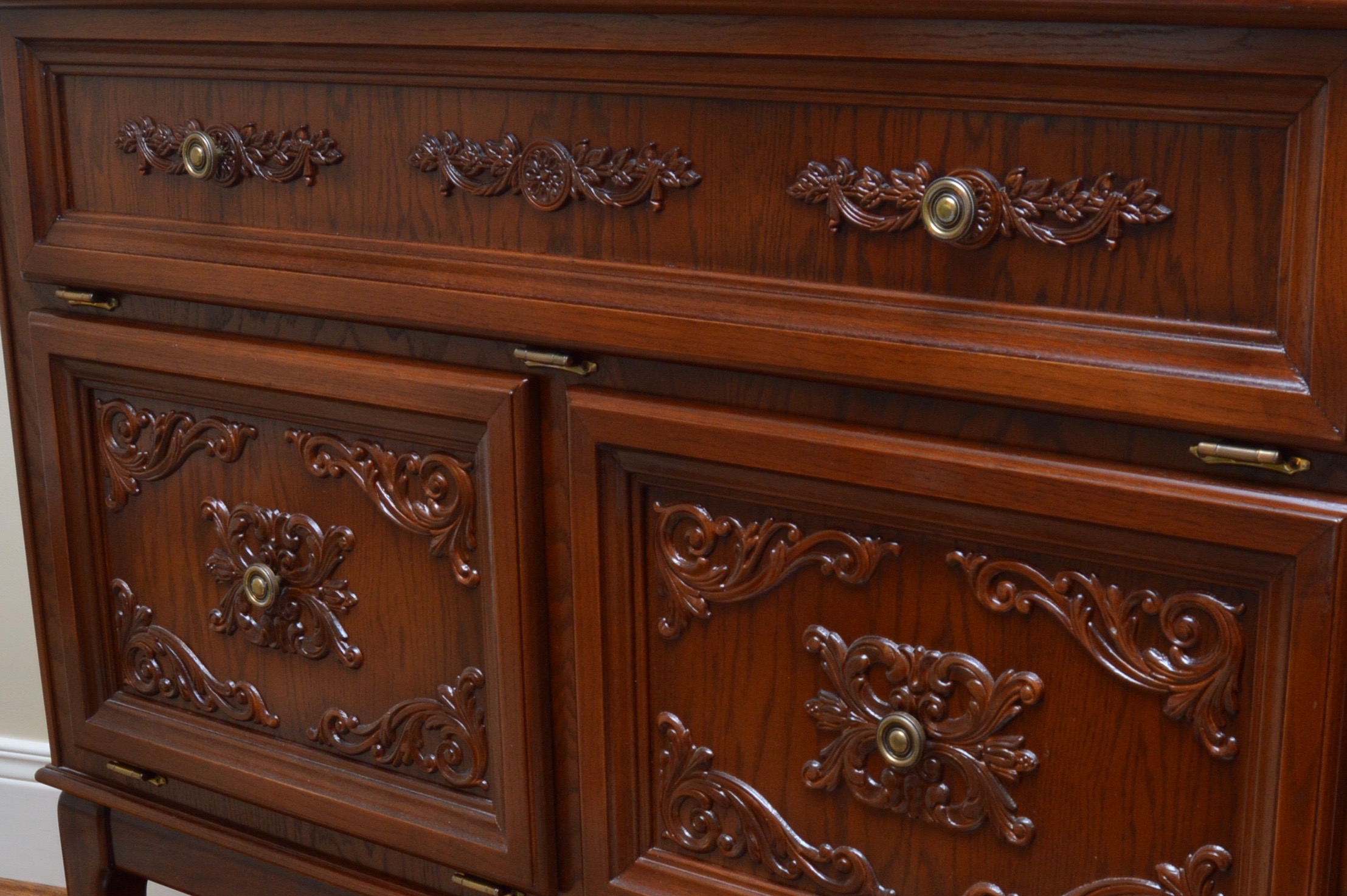 Vintage Oak Flip-Top Bar Cabinet