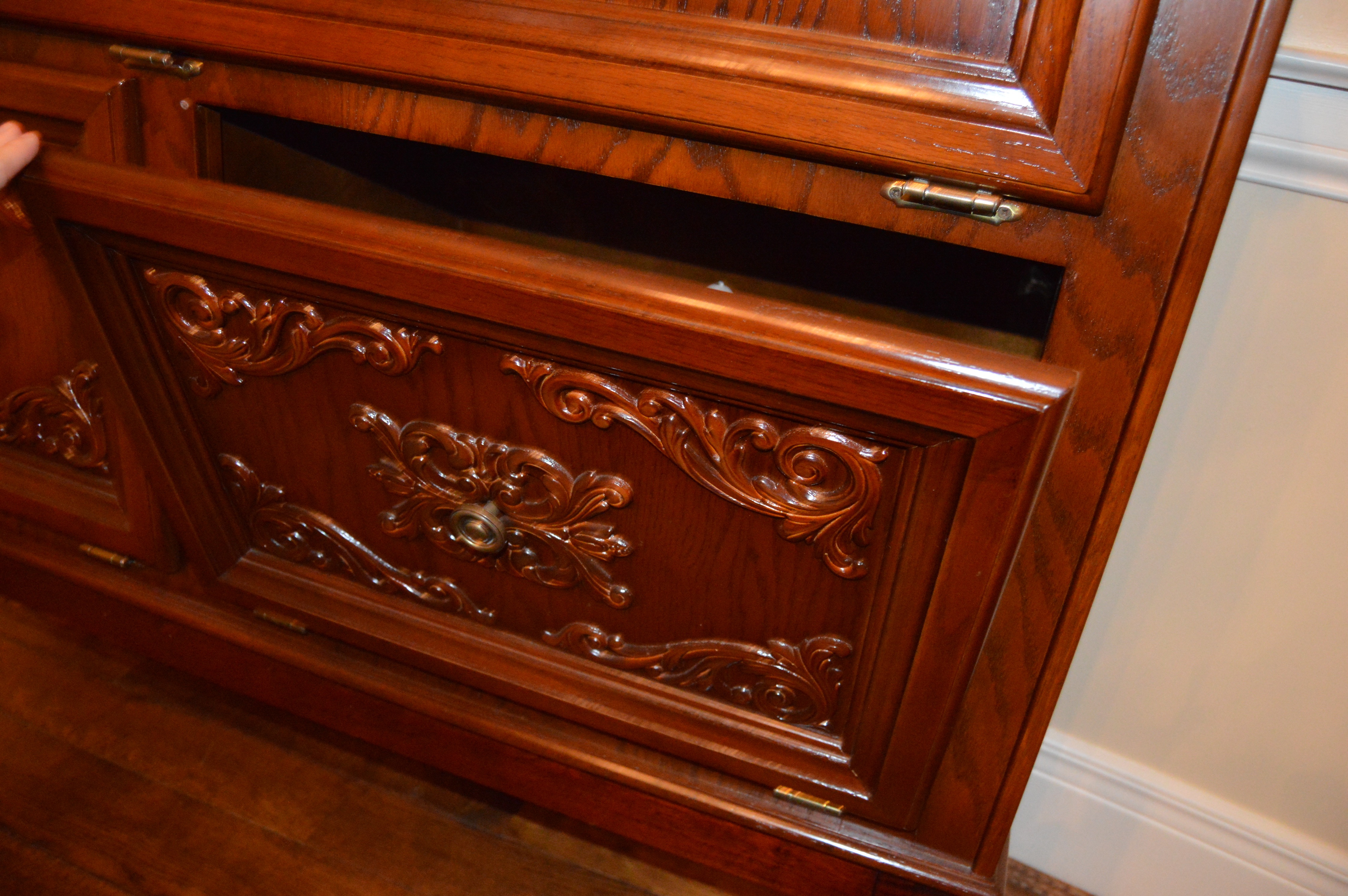 Vintage Oak Flip-Top Bar Cabinet