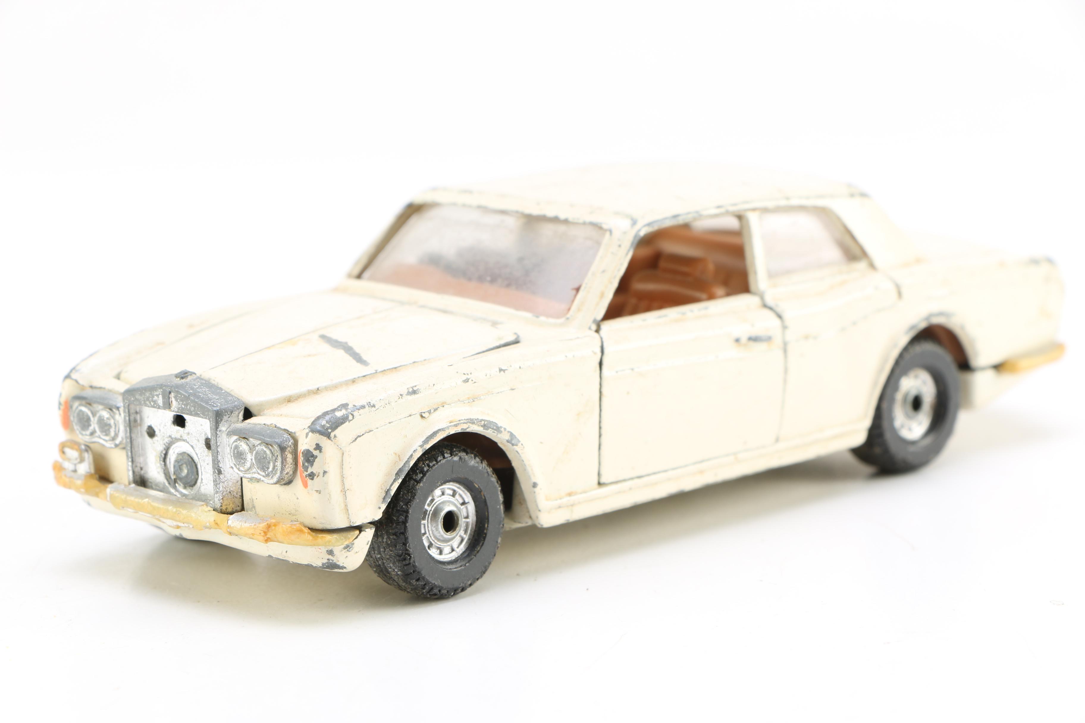 "Jurassic Park" and "Indiana Jones" Toys with Model Car