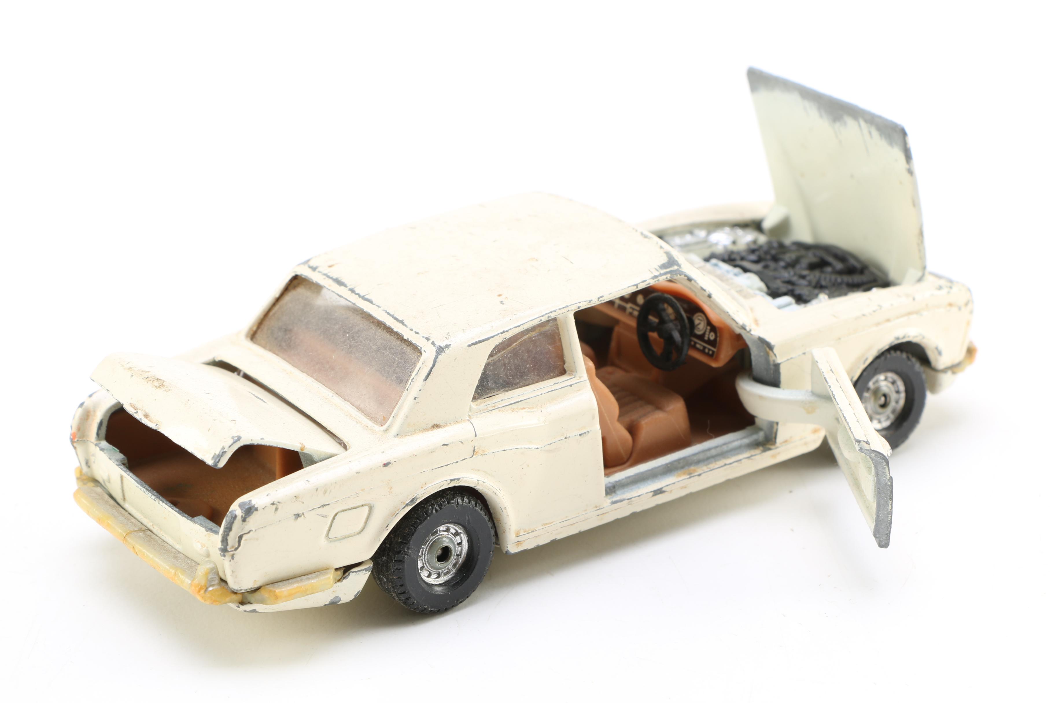 "Jurassic Park" and "Indiana Jones" Toys with Model Car