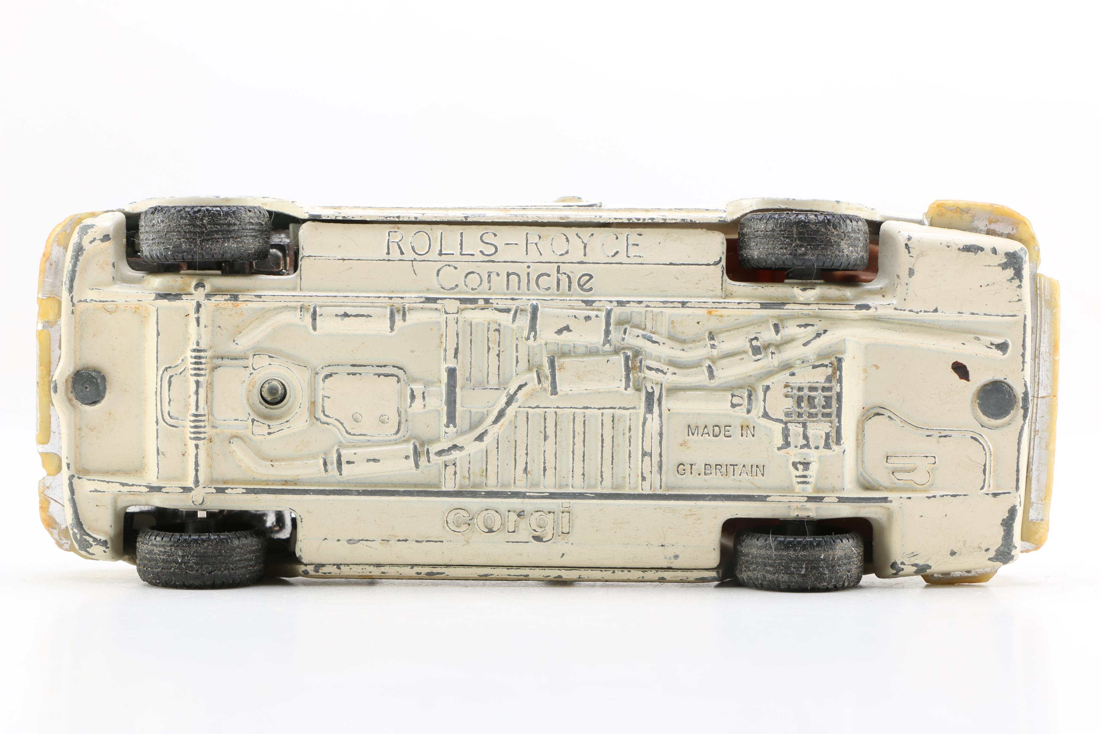 "Jurassic Park" and "Indiana Jones" Toys with Model Car