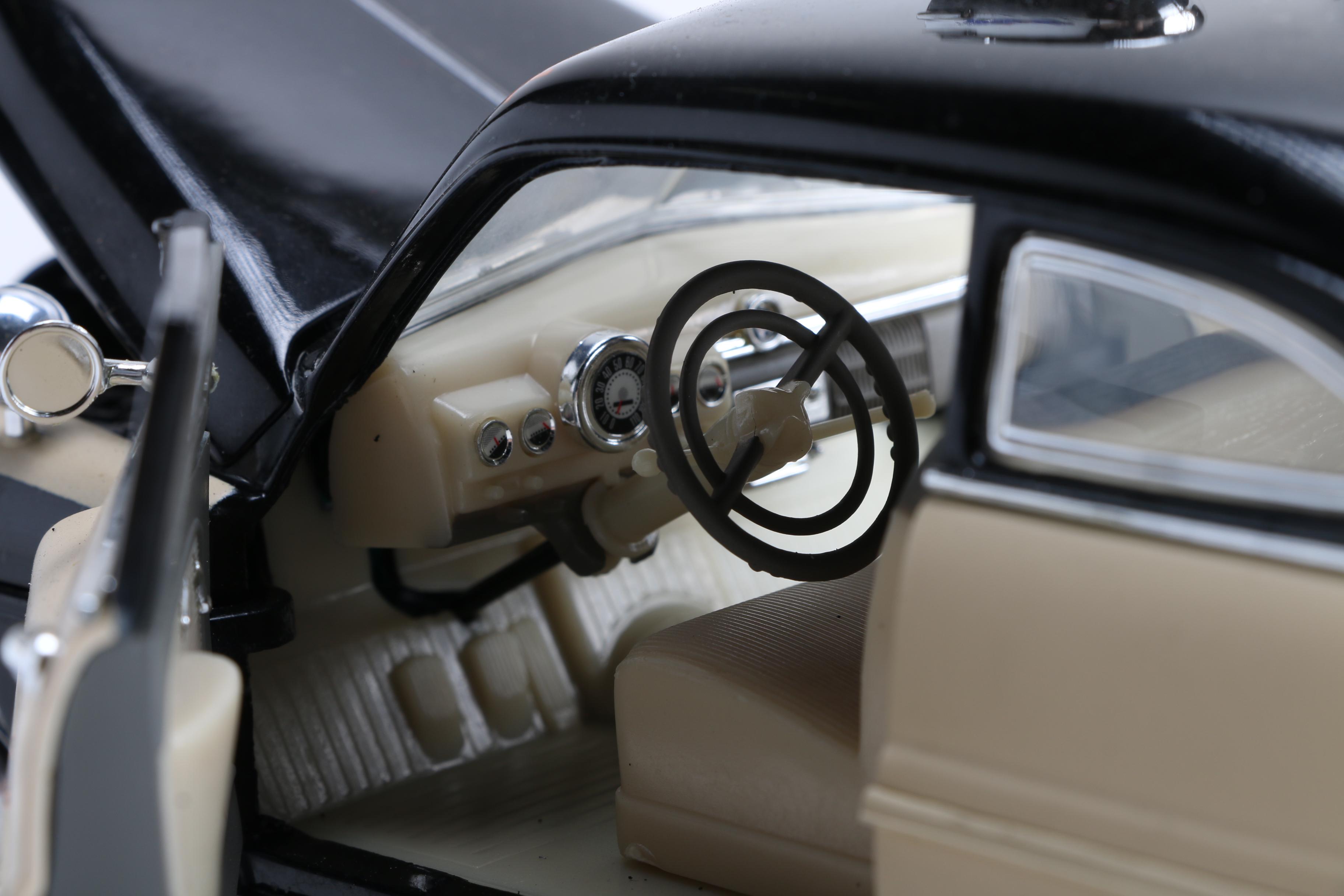 1:18 Scale Die-Cast Police Cars