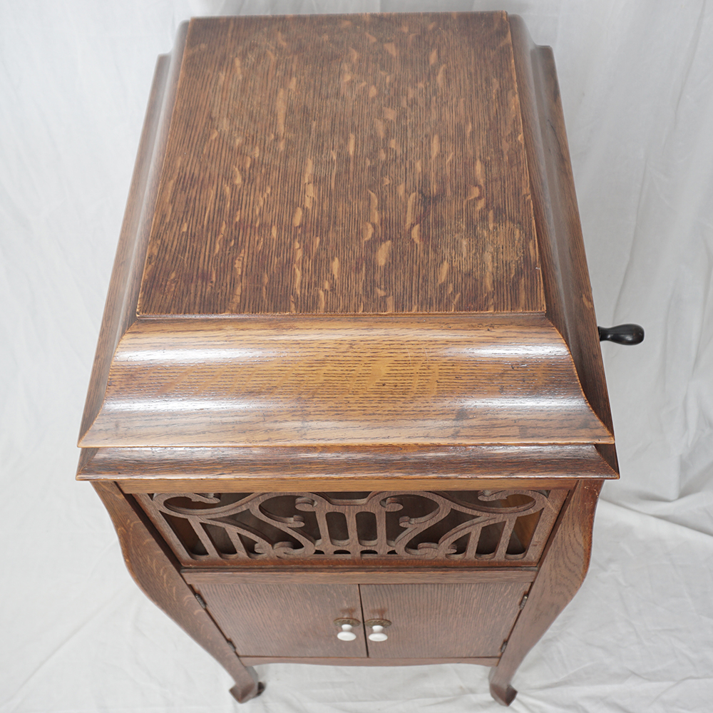 Antique Cecilian Phonograph in Mahogany Case