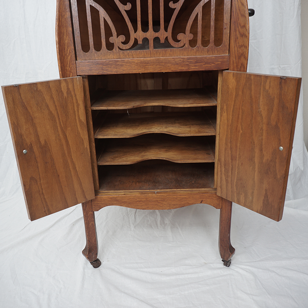 Antique Cecilian Phonograph in Mahogany Case