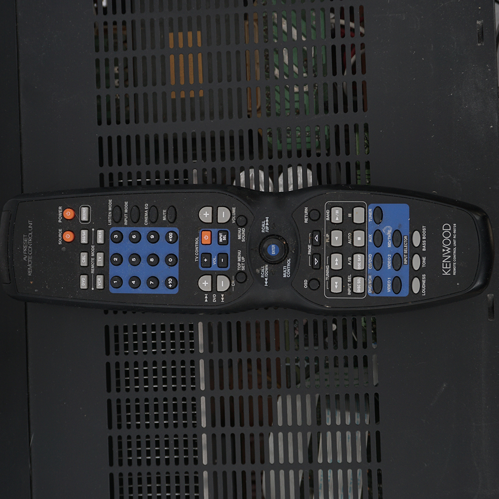 Kenwood VR-616 Audio Video Surround Receiver With Remote Control