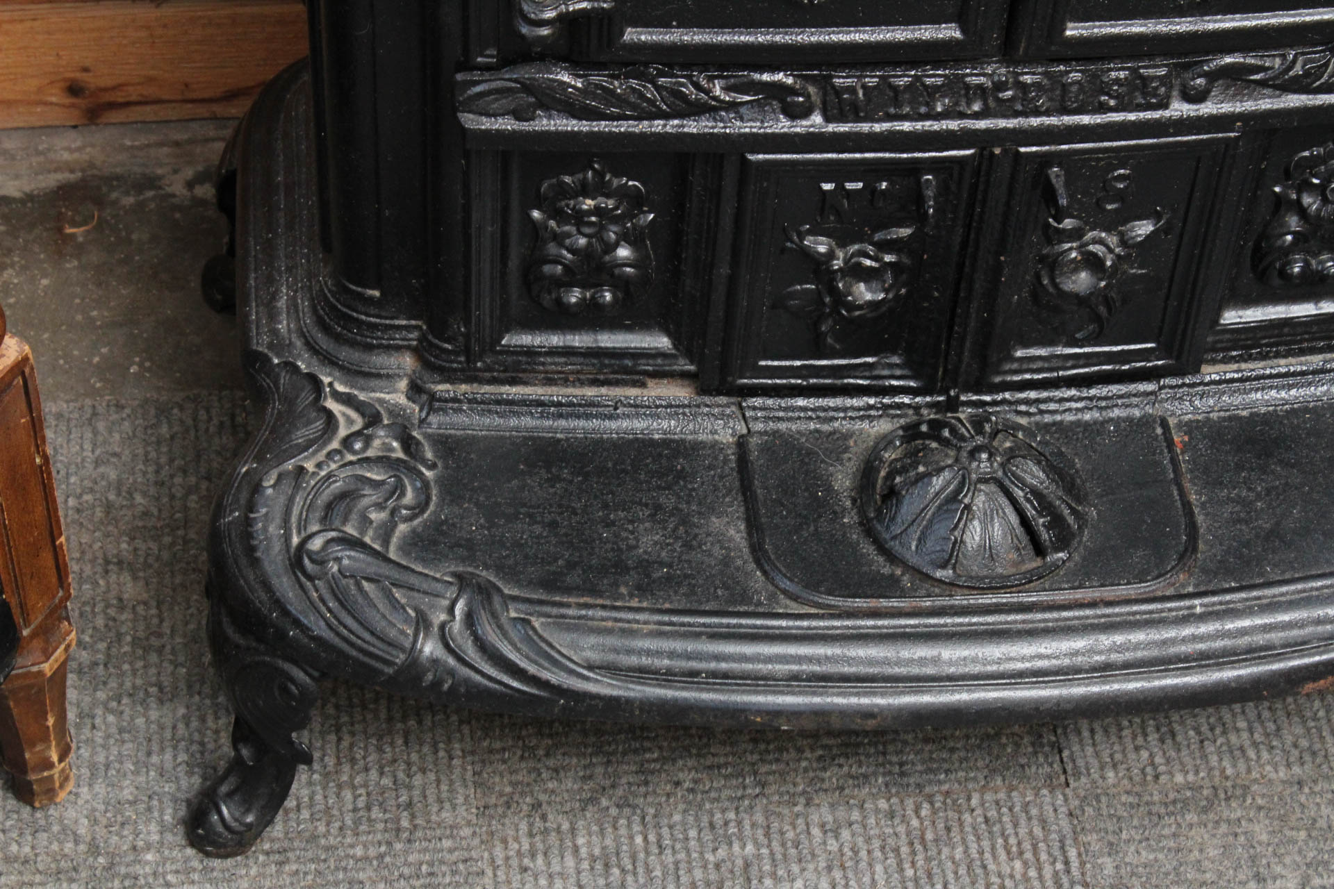 Jewett & Root "Wild-Rose No. 8" Cast Iron Stove