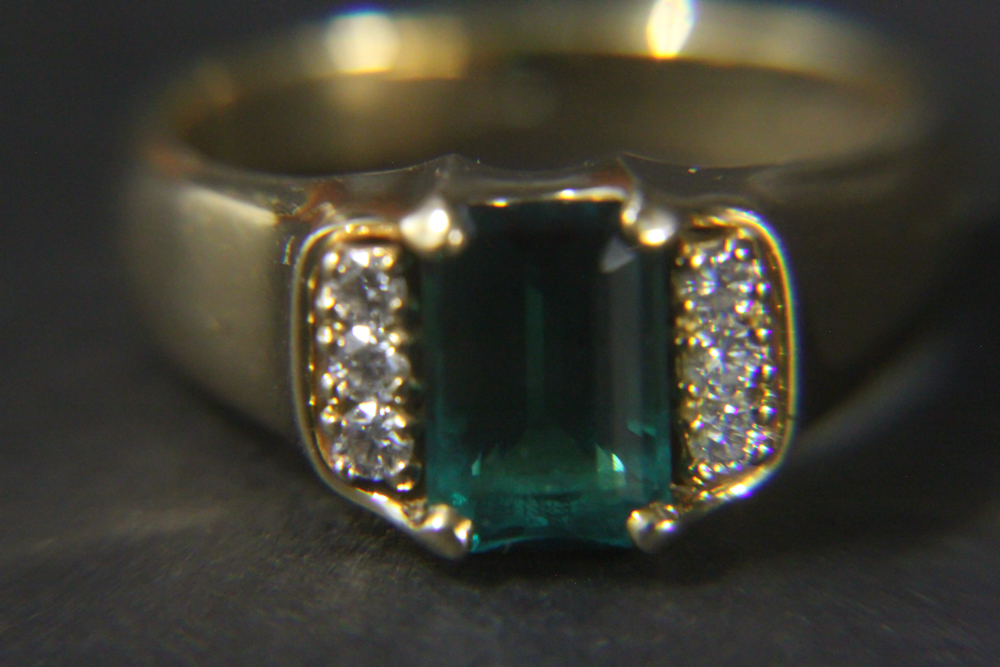 James Avery 18K Yellow Gold and Synthetic Emerald Ring