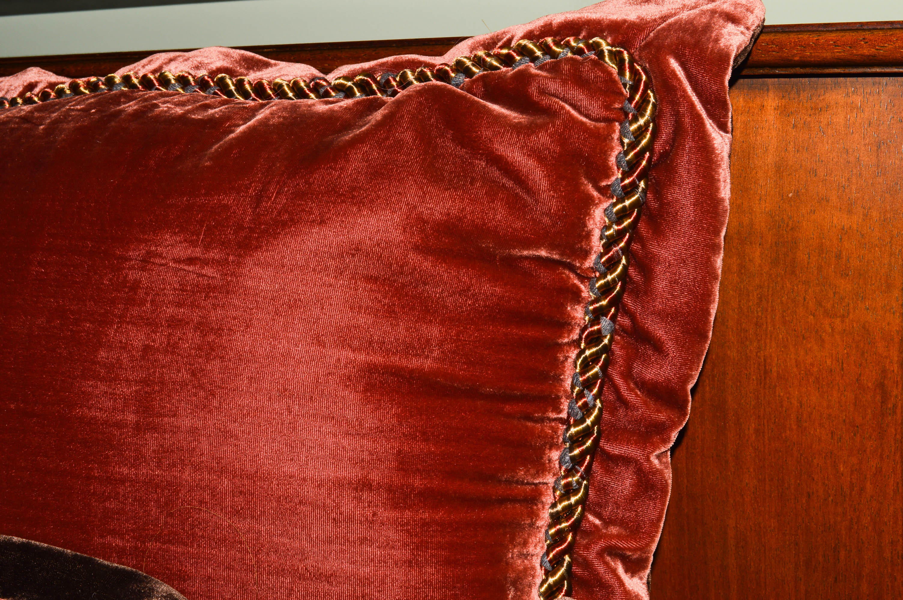 King Size Bedding Ensemble and Pillows