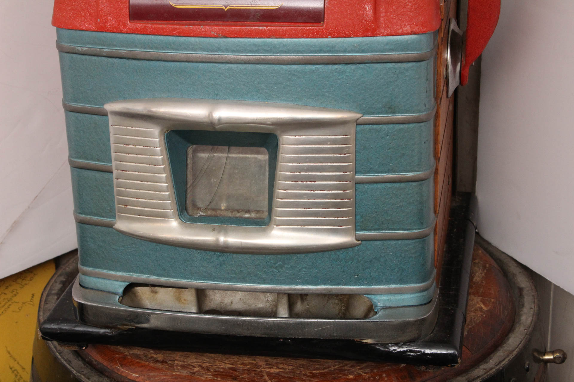 Jewel Ten Cent Slot Machine