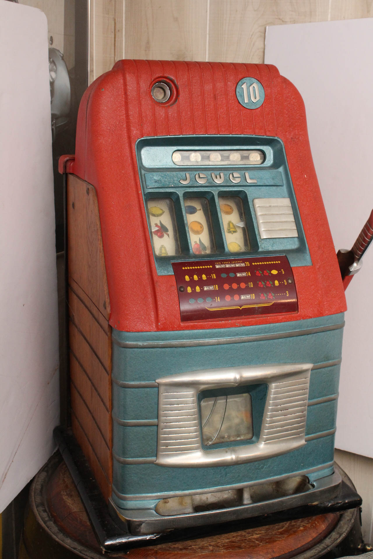 Jewel Ten Cent Slot Machine