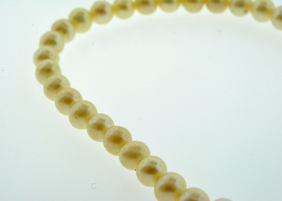 Pearl Bracelet with 14K Yellow Gold Clasp