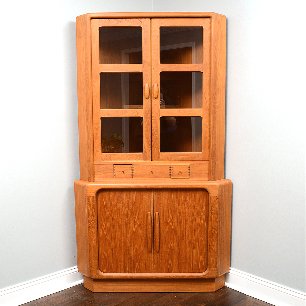 Mid Century Modern Illuminated Corner Cabinet