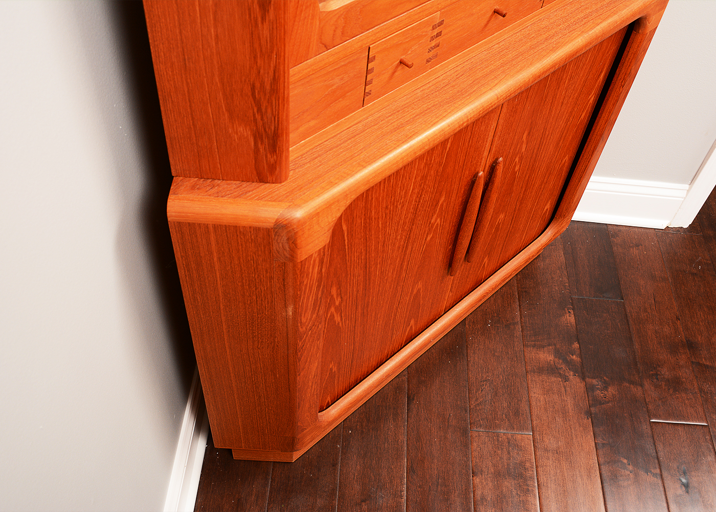 Mid Century Modern Illuminated Corner Cabinet