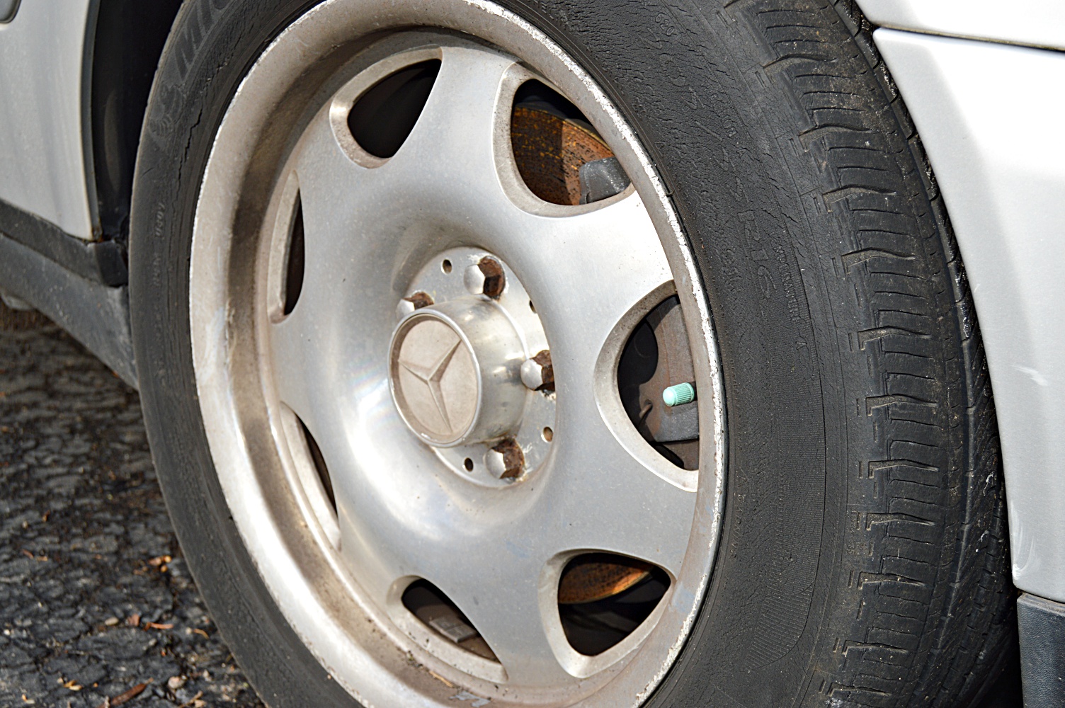 1998 Mercedes-Benz CLX 320 Sedan